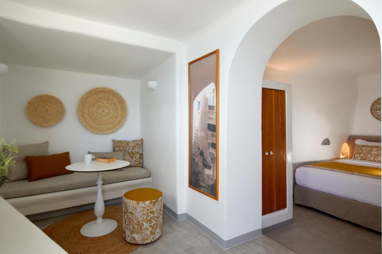 Executive Cave Suite Outdoor Hot Tub Caldera View