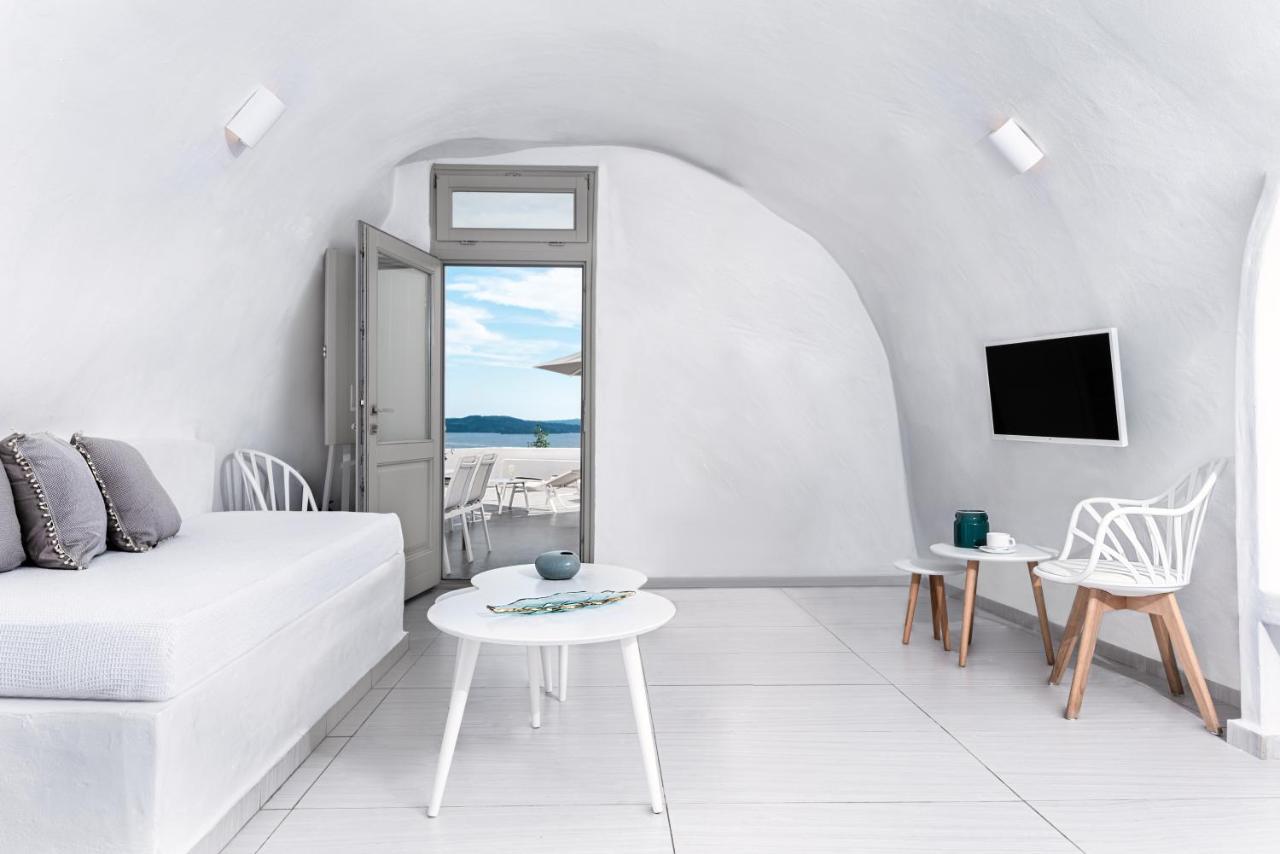 Two Bedroom Cave Suite with Hot Tub Caldera & Sea View
