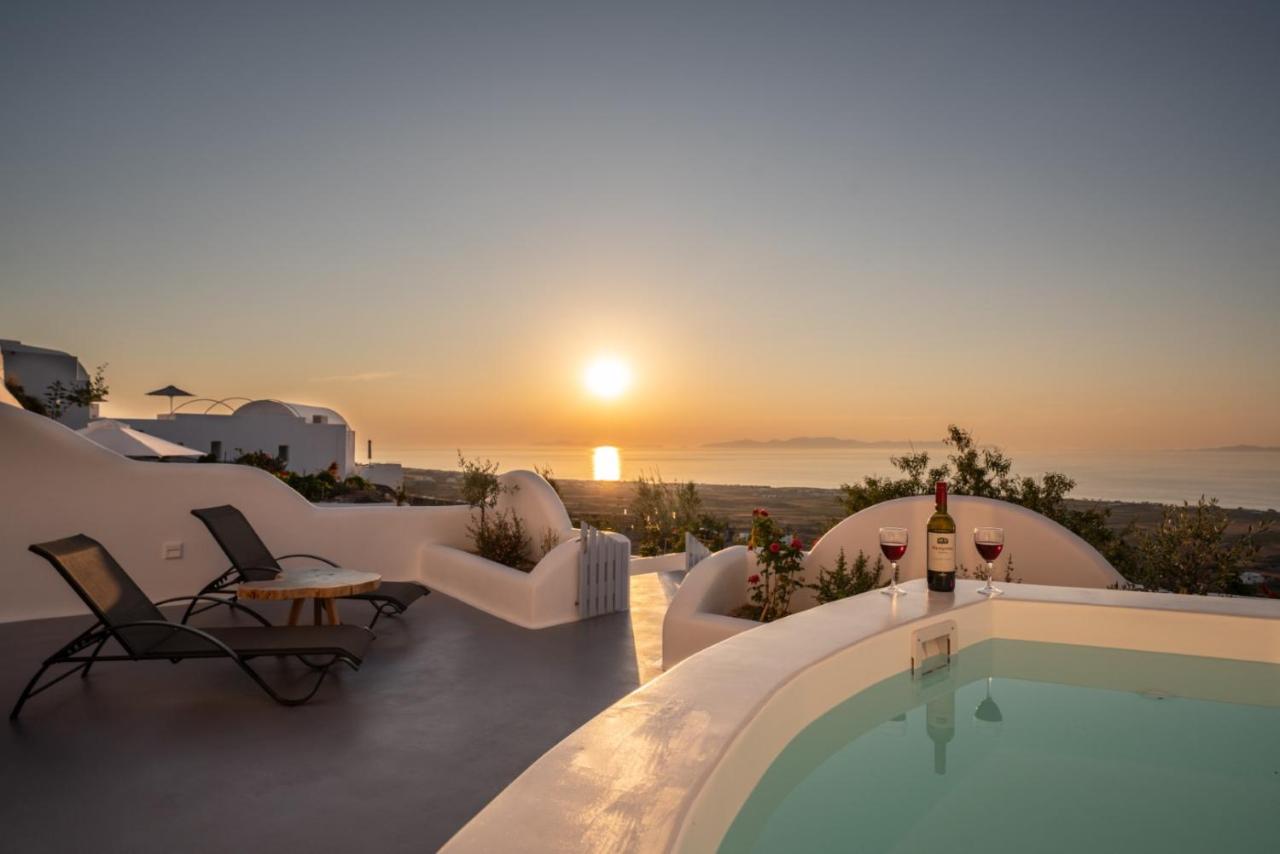 Luxury Grand Cave Suite Outdoor Jetted Tub Sea & Sunset View
