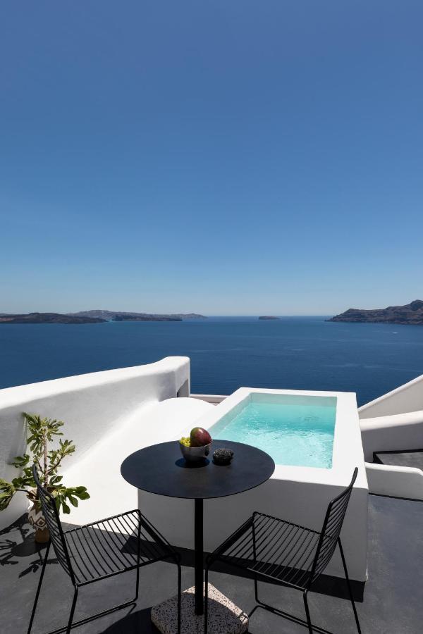 Junior Suite with Outdoor Hot Tub & Caldera View