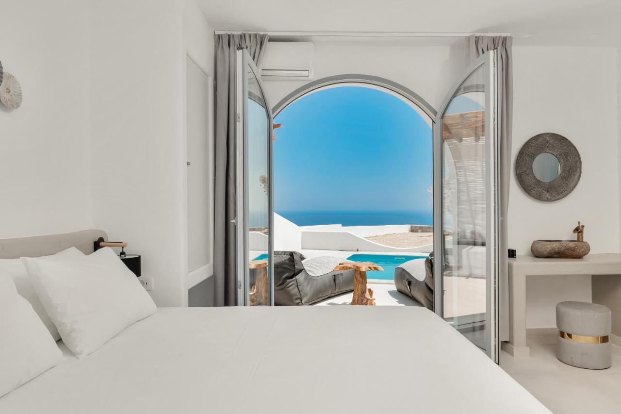 Villa mit 2 Schlafzimmern, eigenem beheizten Pool, Whirlpool im Innenbereich und Meerblick