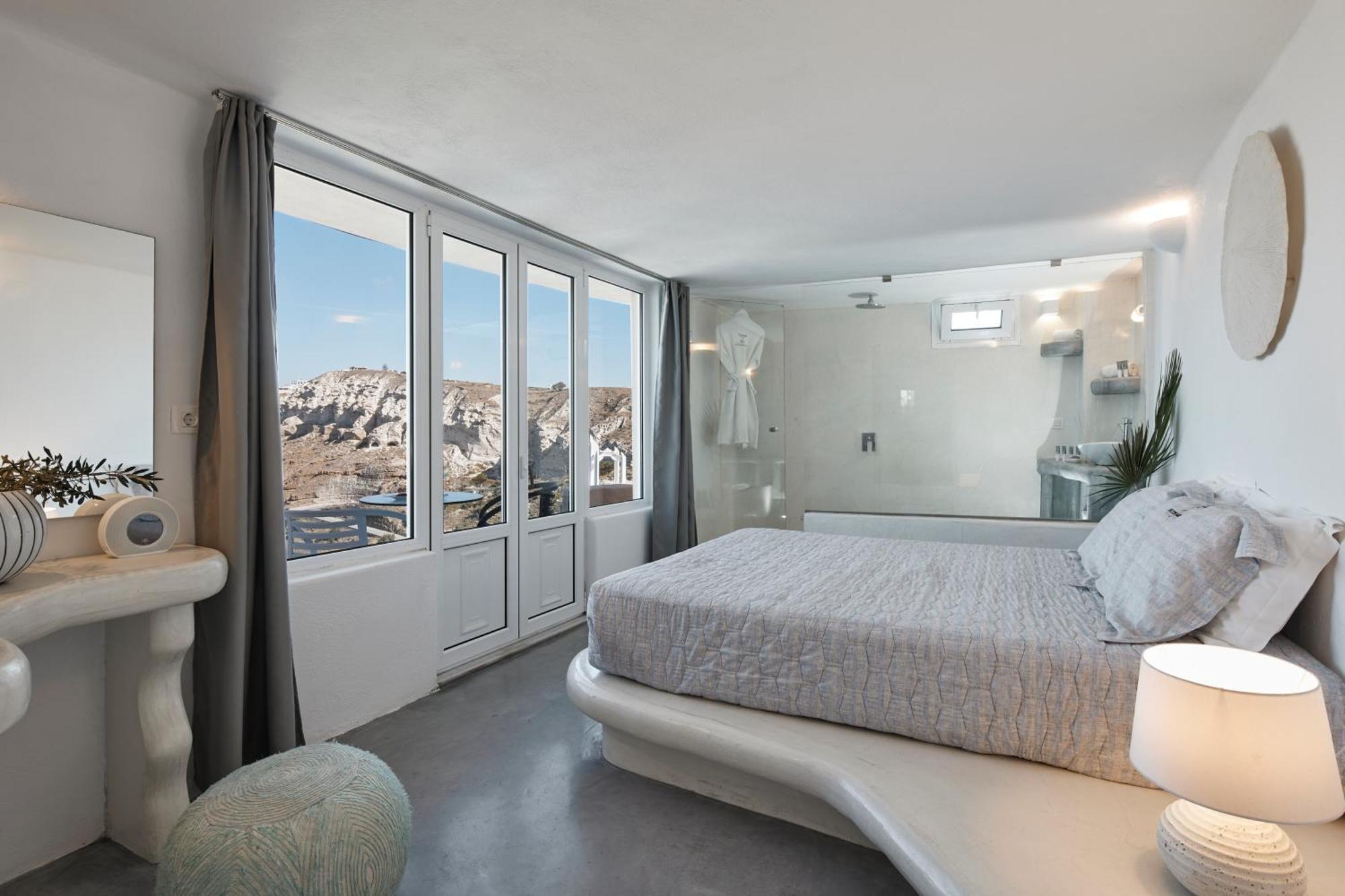 Grand Maisonette Caldera View
