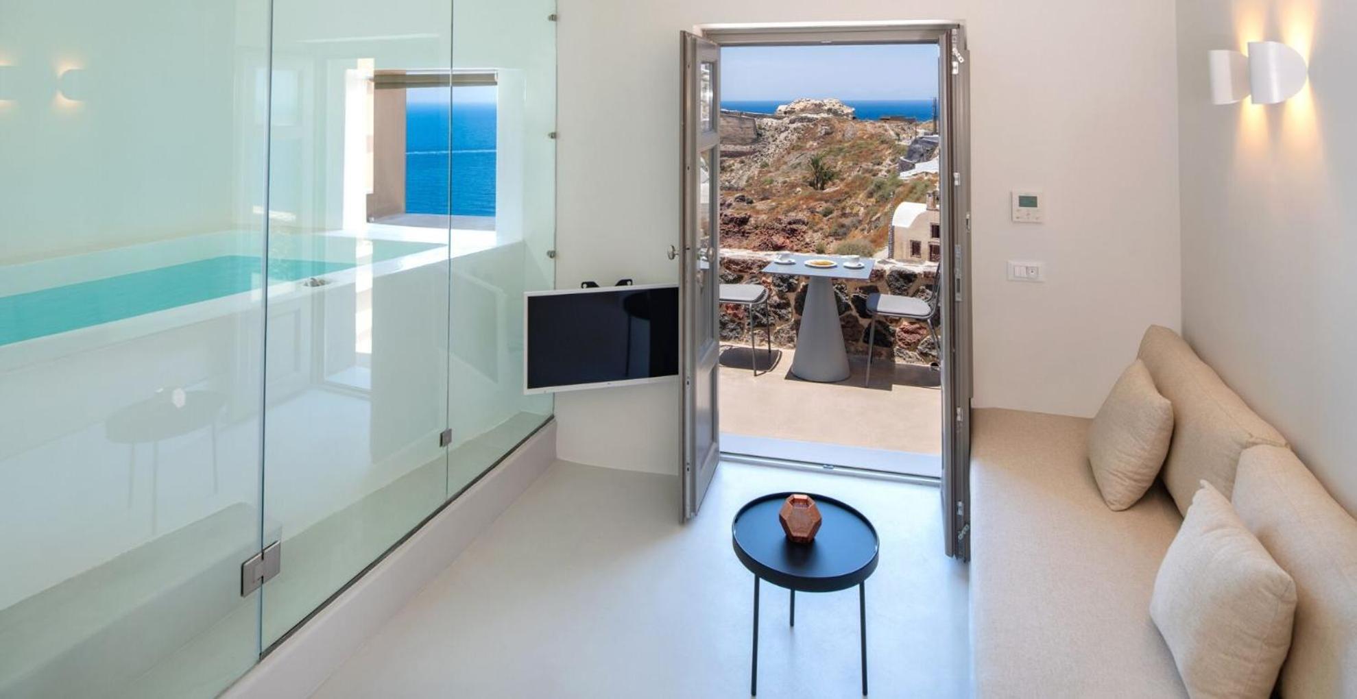 Cave Junior Suite Jetted tub Sea View