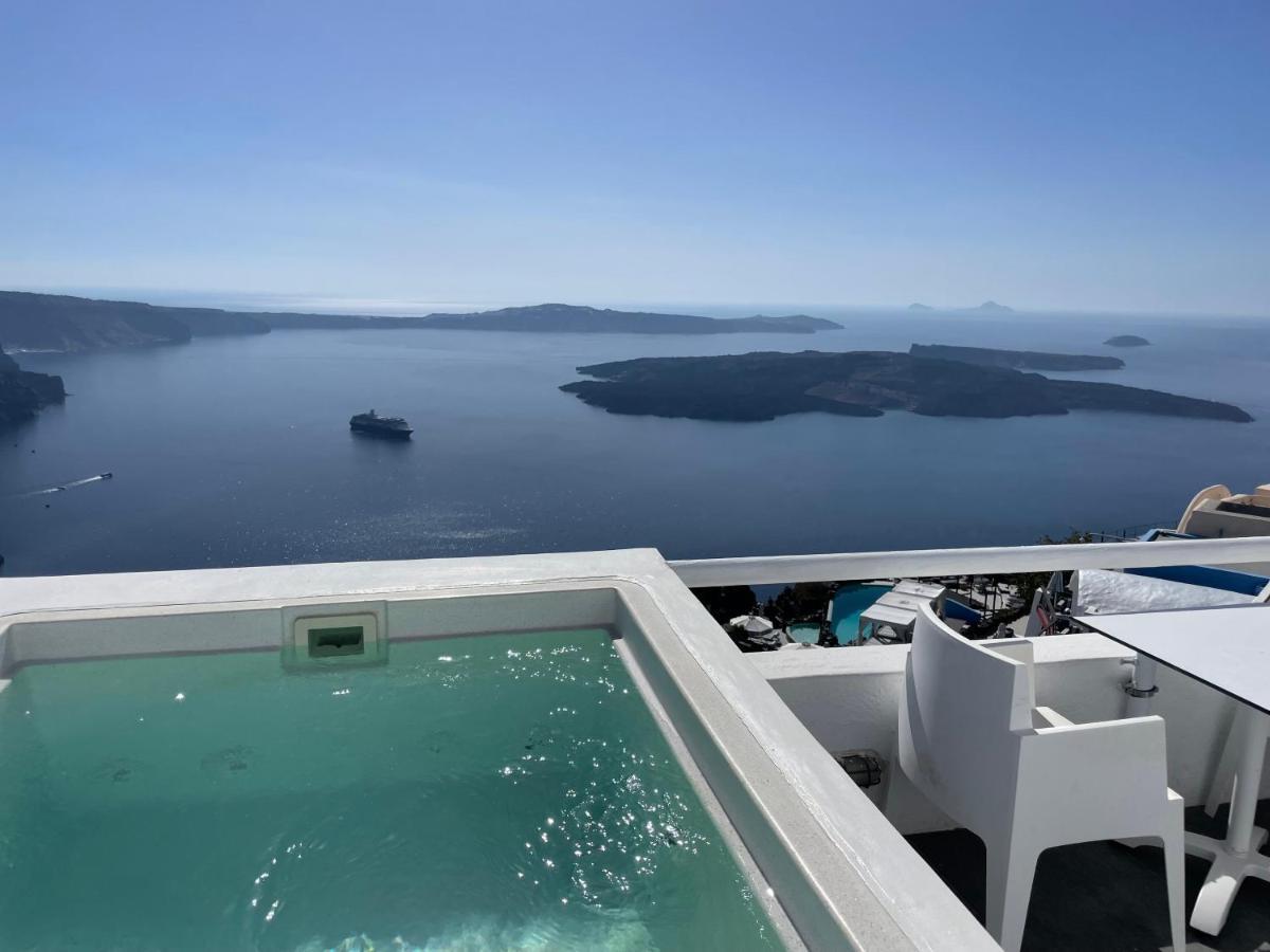 Caldera Mare Suite Hot Tub