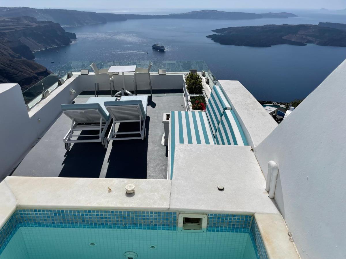 Caldera Mare Suite Hot Tub