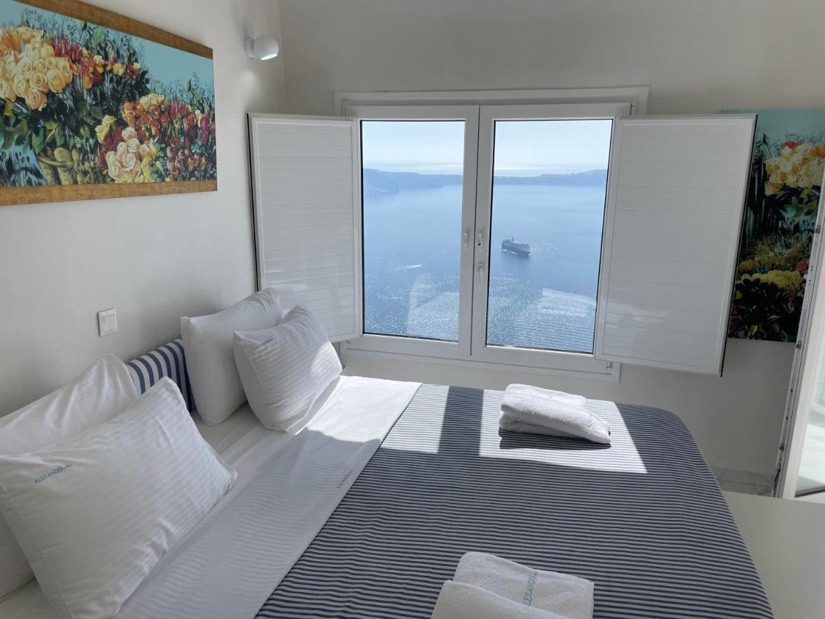 Caldera Mare Suite Hot Tub