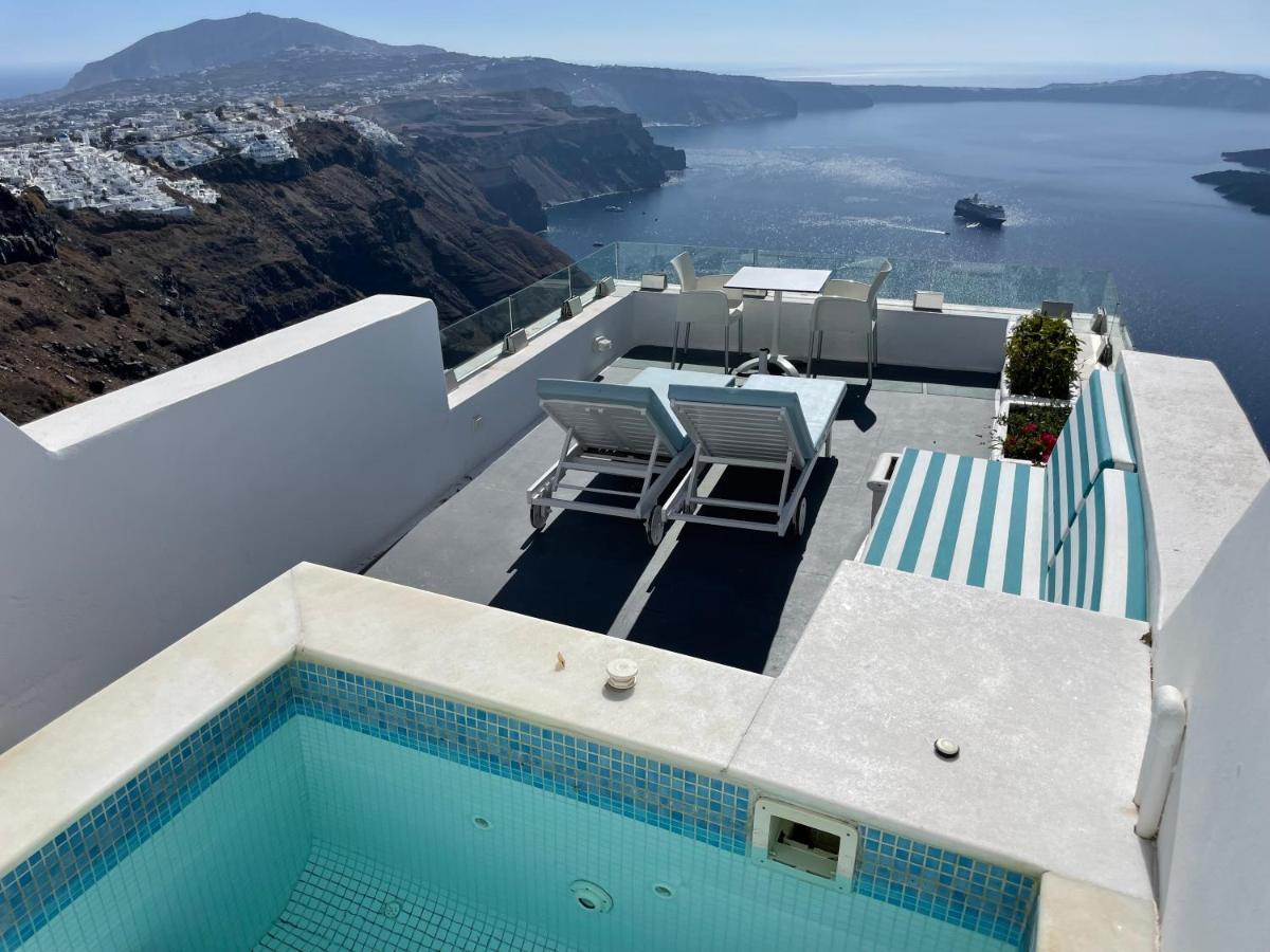 Caldera Mare Suite Hot Tub