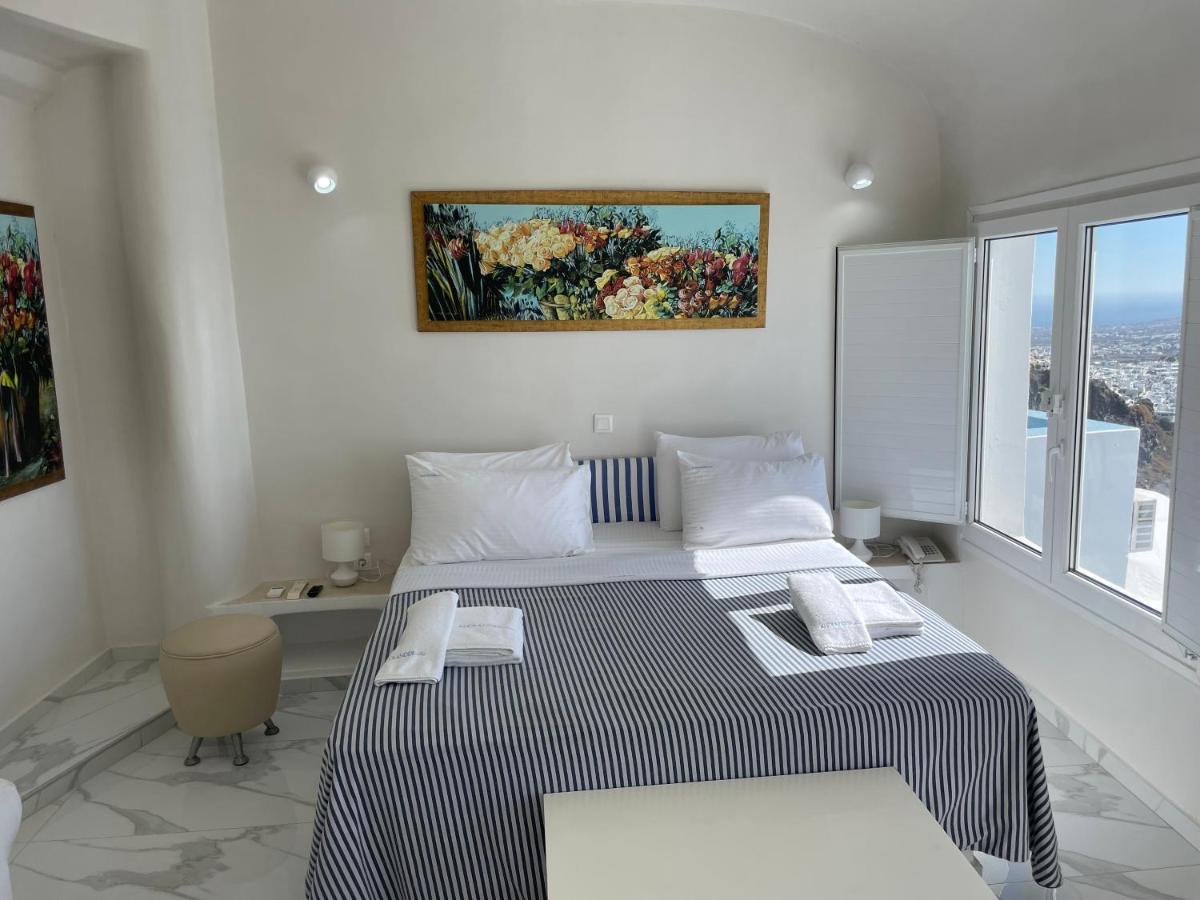 Caldera Mare Suite Hot Tub