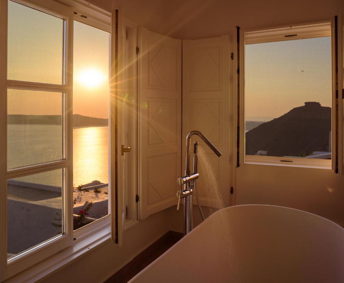 Honeymoon Suite with Indoor Plunge Pool and Caldera View