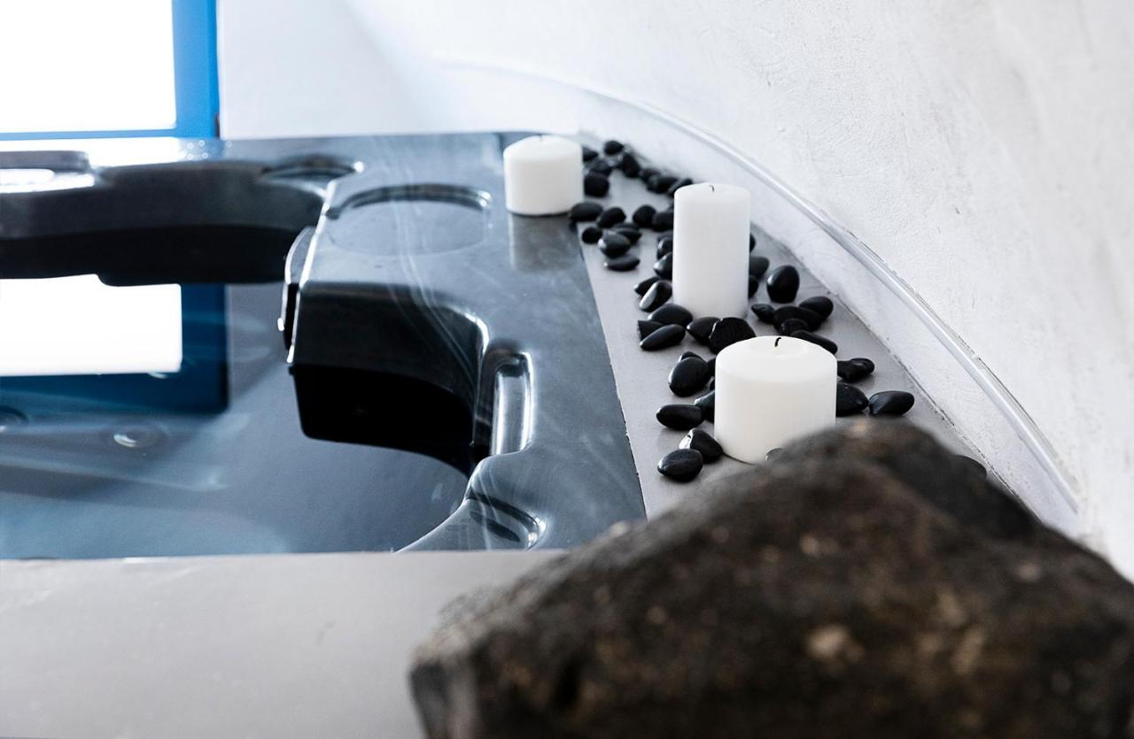 King Suite Spa Bath