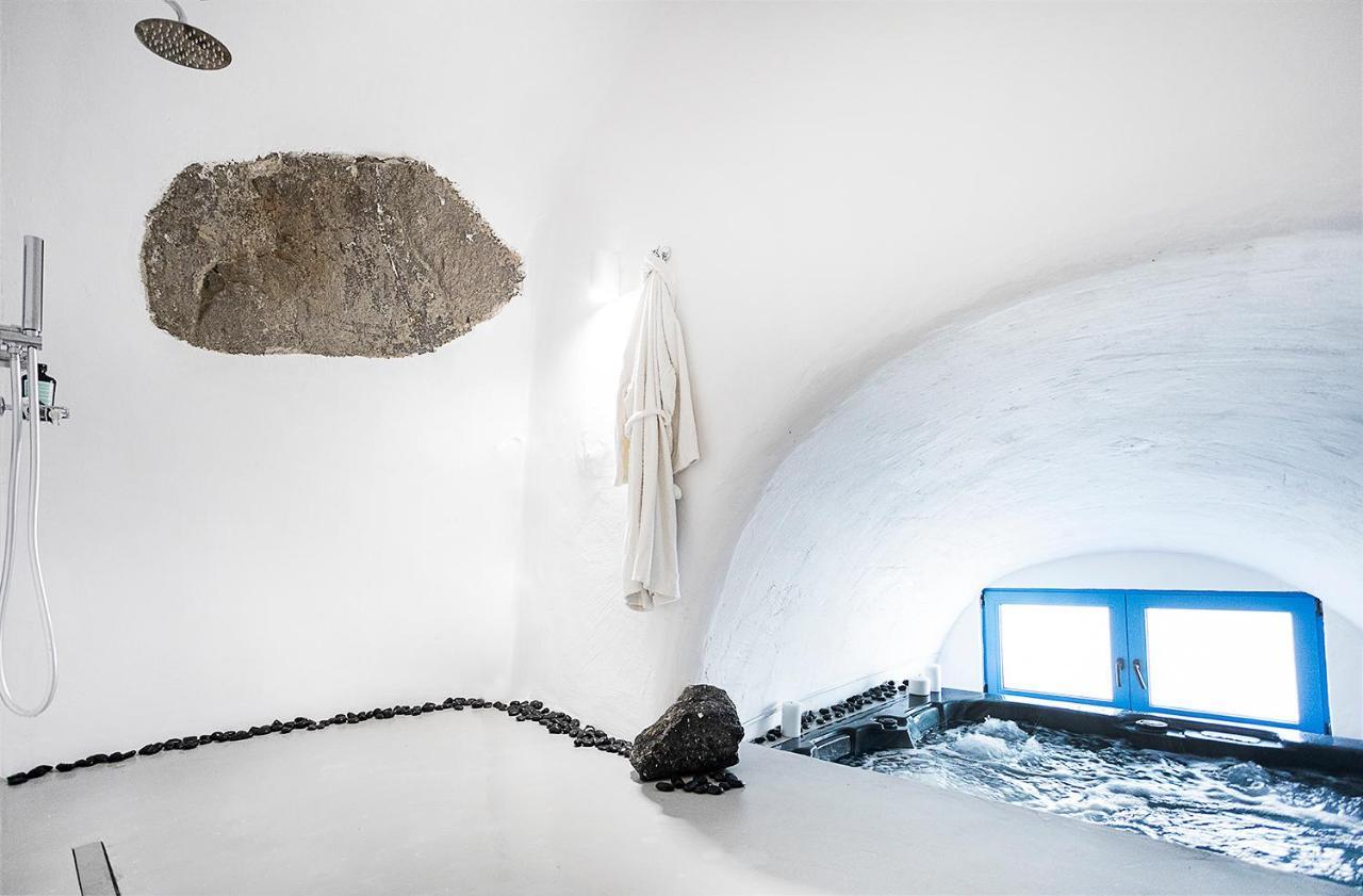 King Suite Spa Bath