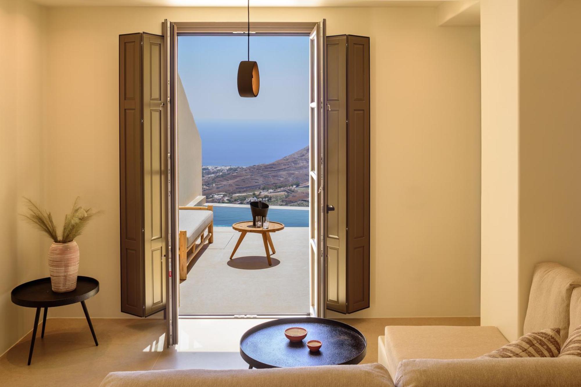 Superior Suite with Heated Pool and Sea View
