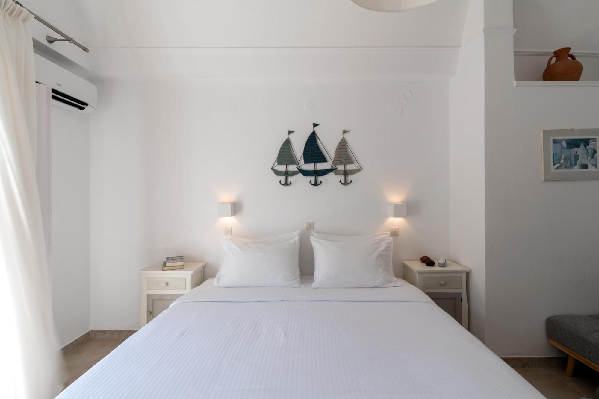Deluxe Double or Twin Room Pool View