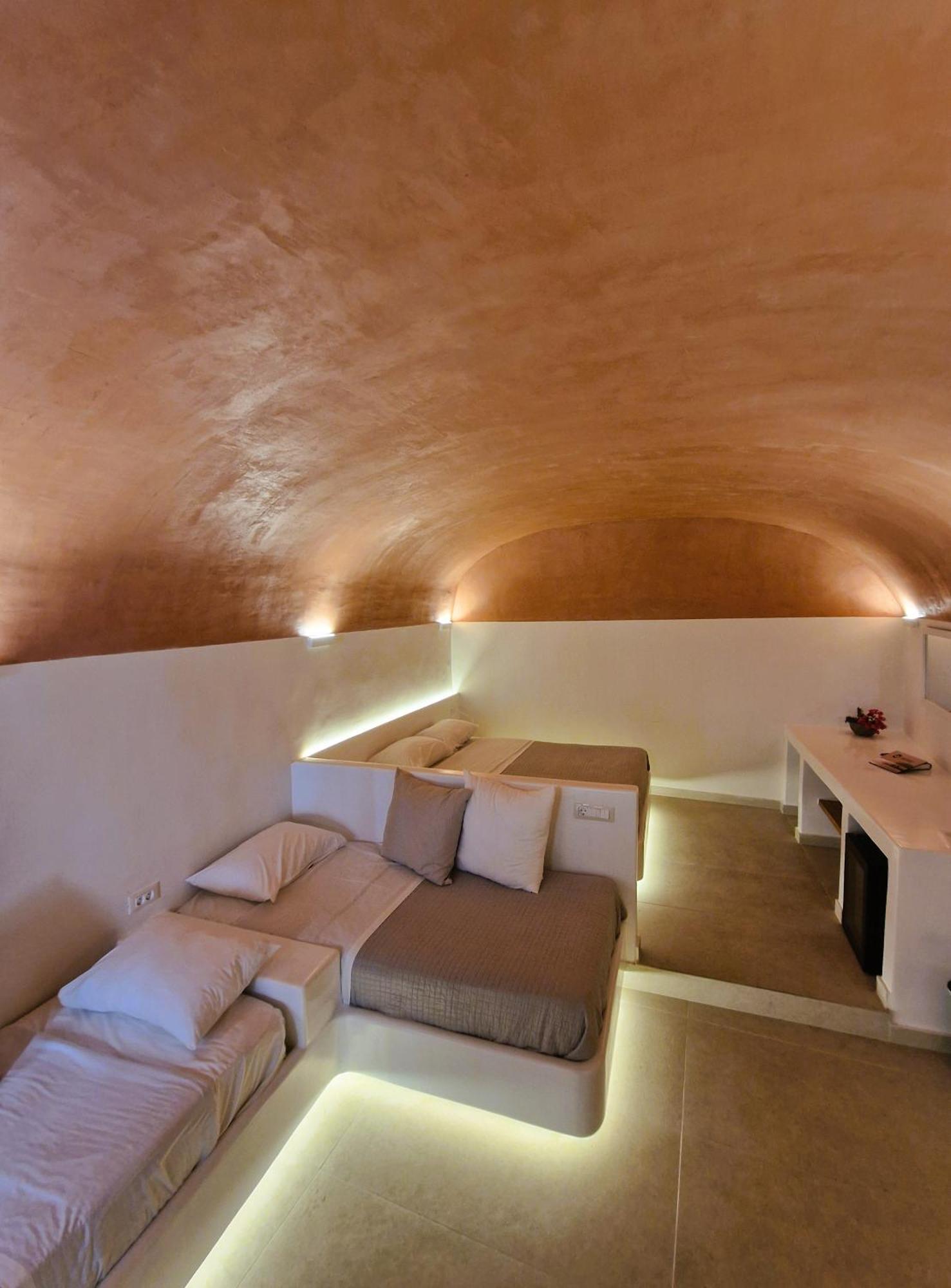 Novel Quadruple Room