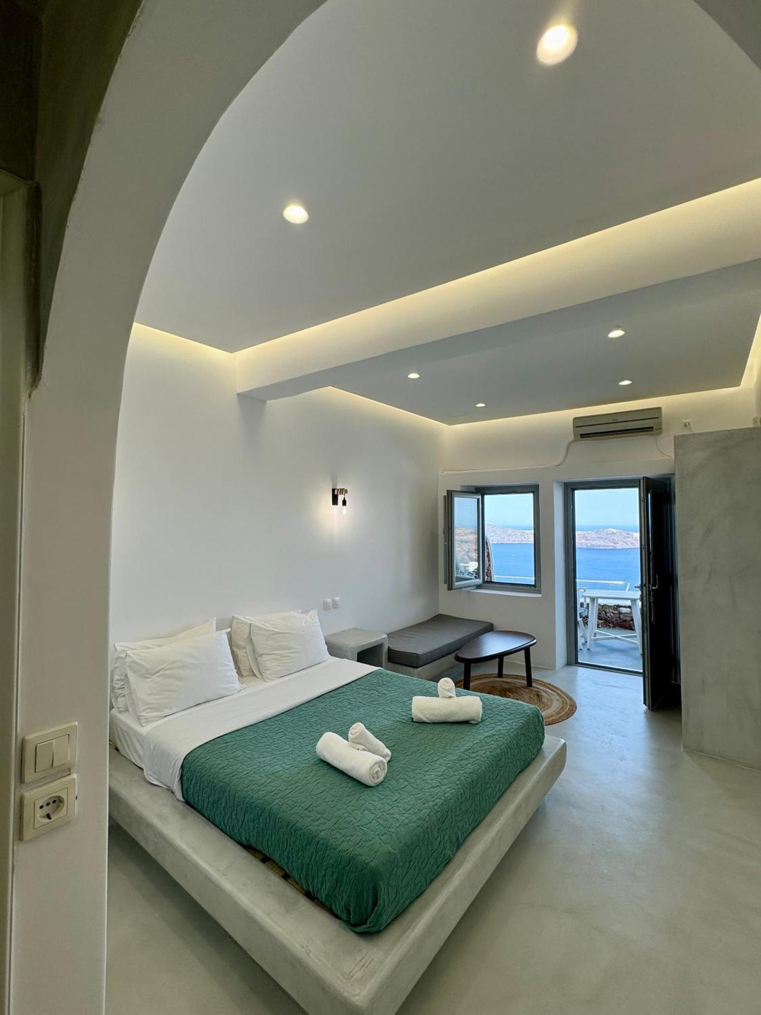 Superior Double Room Caldera View