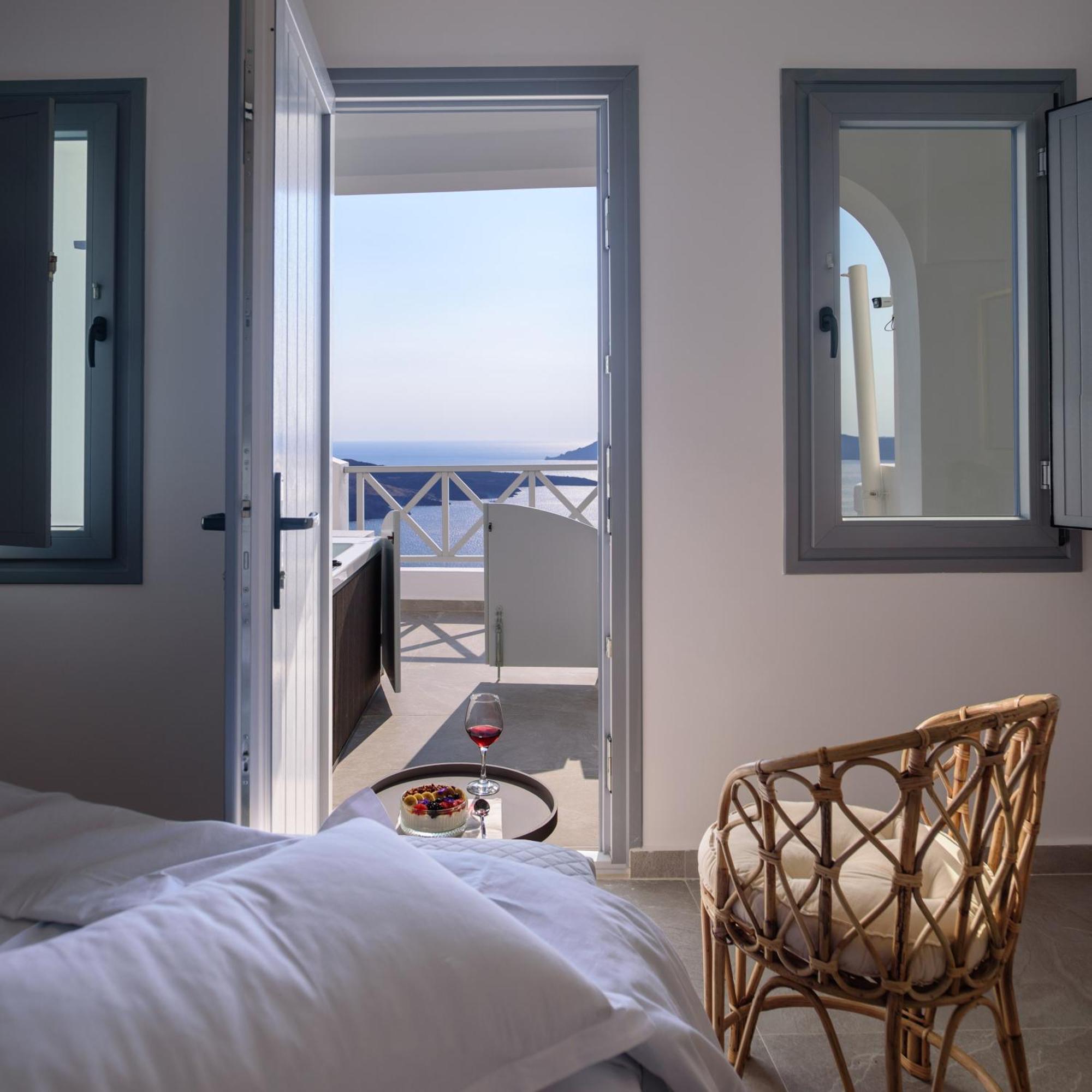 Deluxe Suite with Outdoor Hot Tub and Caldera View,1618787861:JPEG