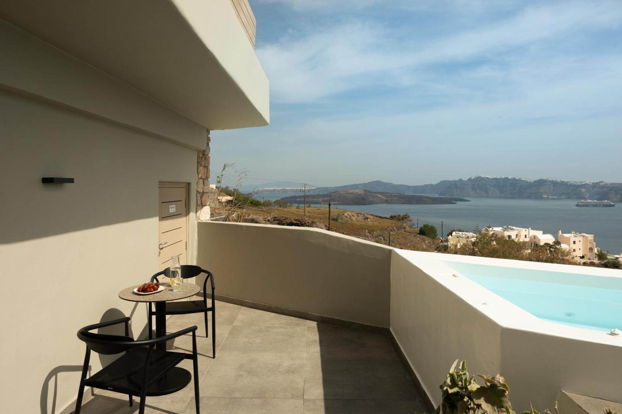 Deluxe Suite with Private Plunge Pool and Caldera View