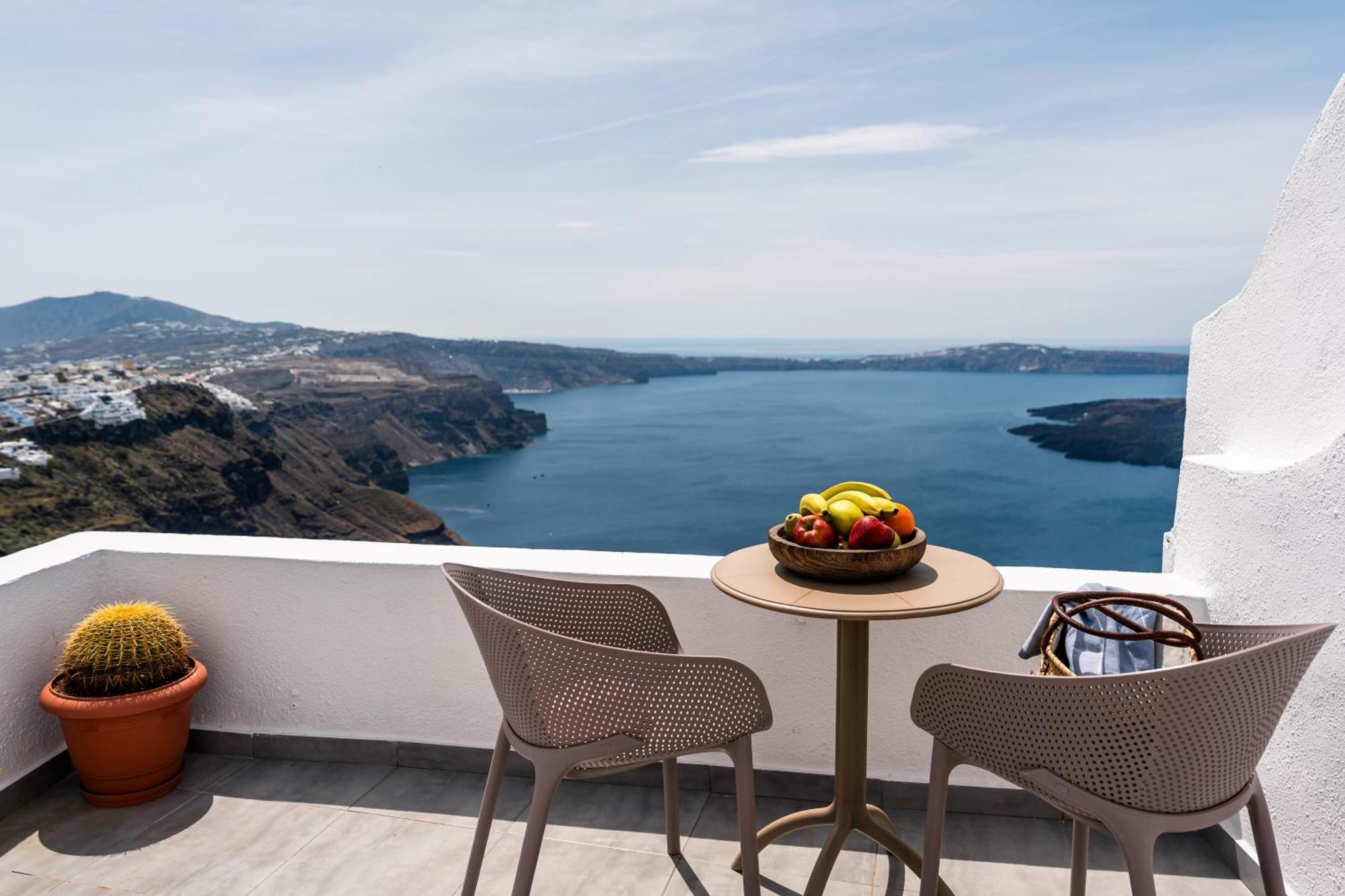 Standard Double Room Caldera View