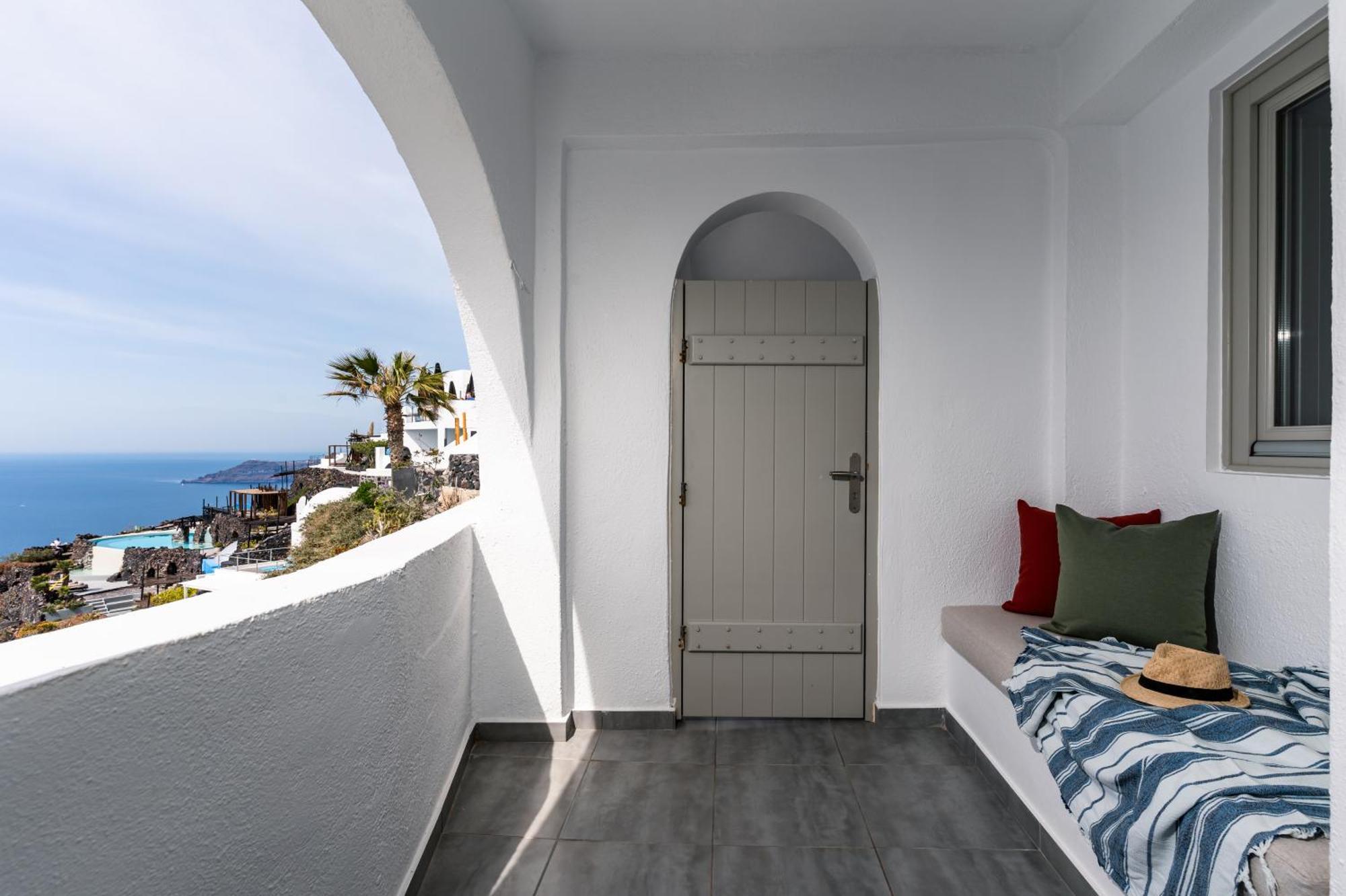 Standard Double Room Caldera View