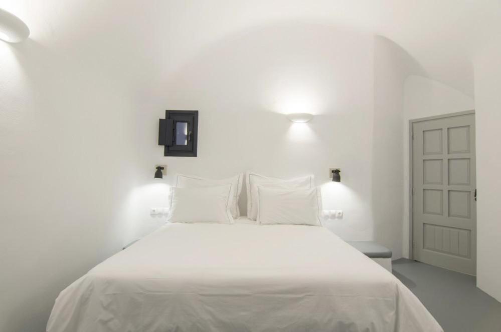 Serenity Two-Bedroom Suite with Private Pool & Caldera View,1681746158:JPEG