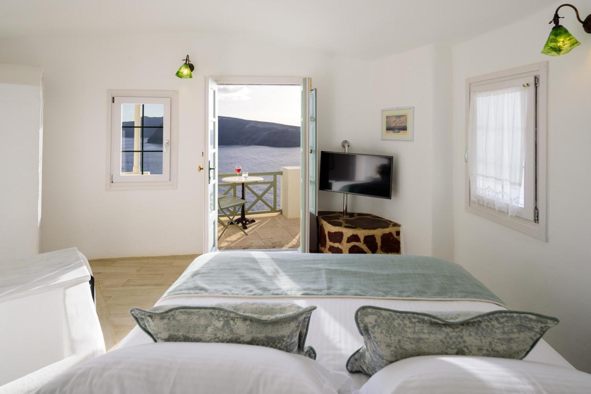 Superior Suite with Private Whirlpool & Caldera View,1742699112:JPEG