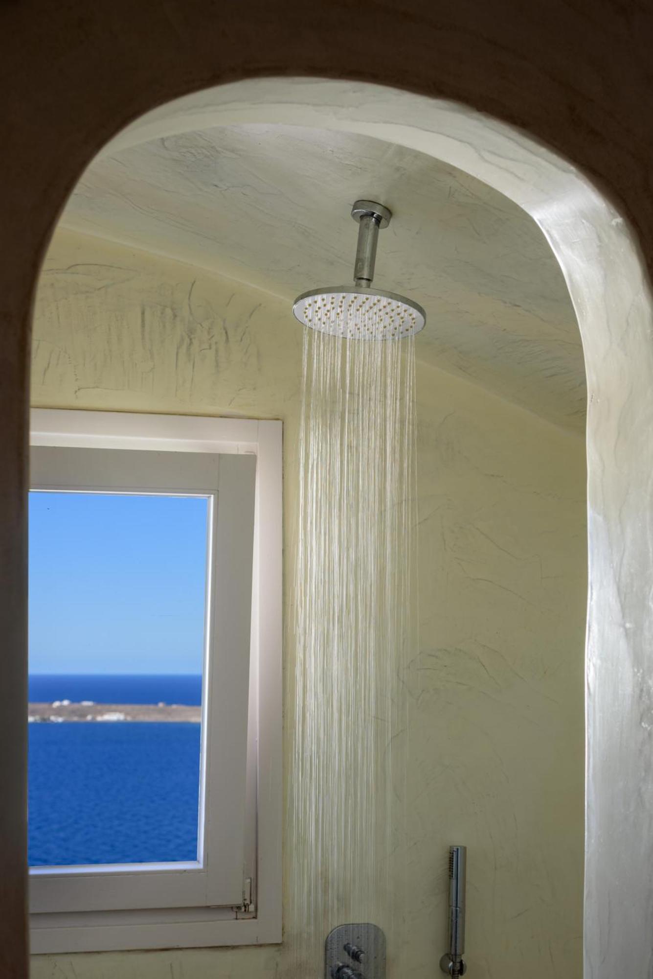 Studio with Private Whirlpool & Caldera View,1742699224:JPEG