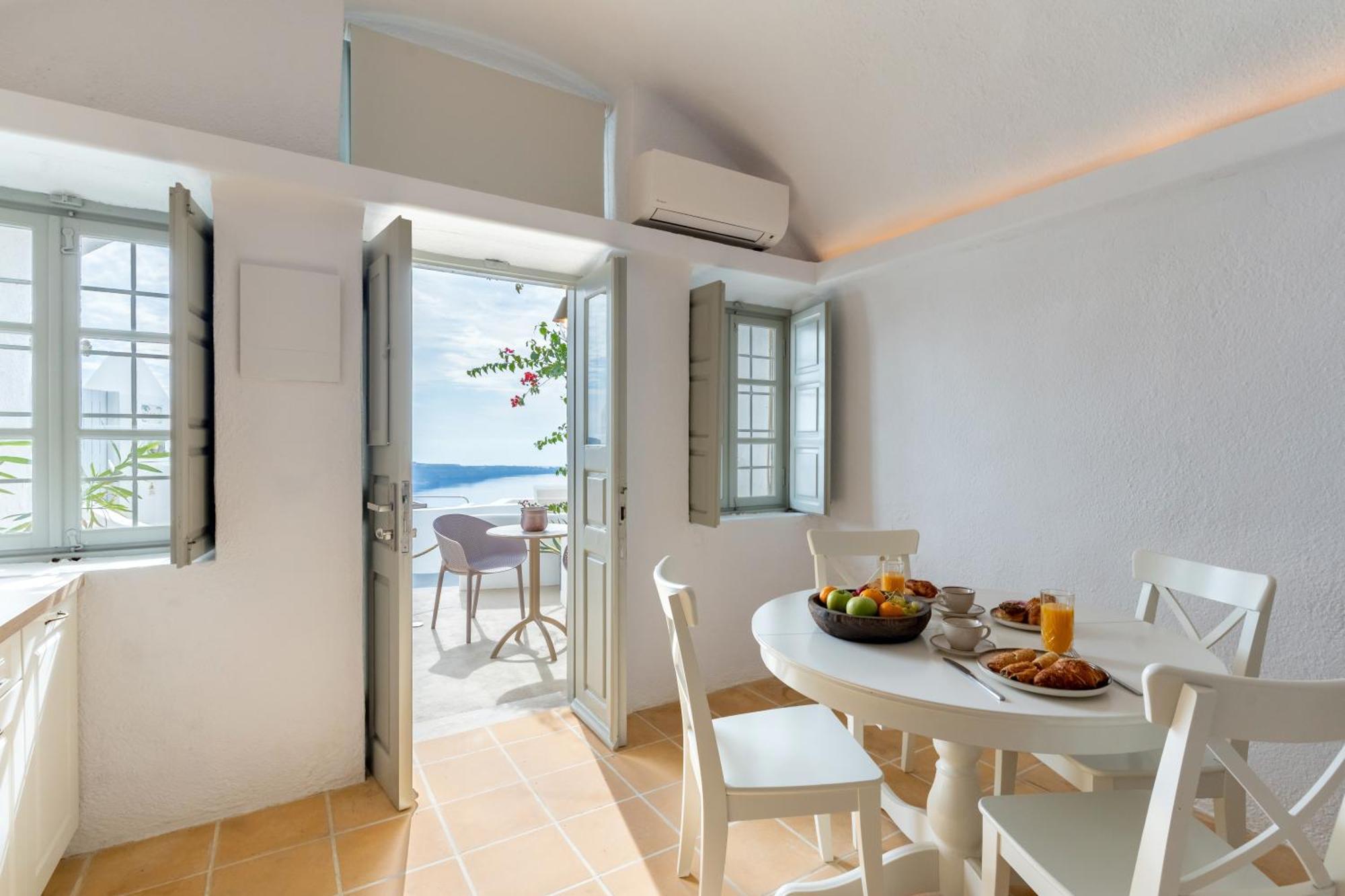 Cave Suite Caldera View
