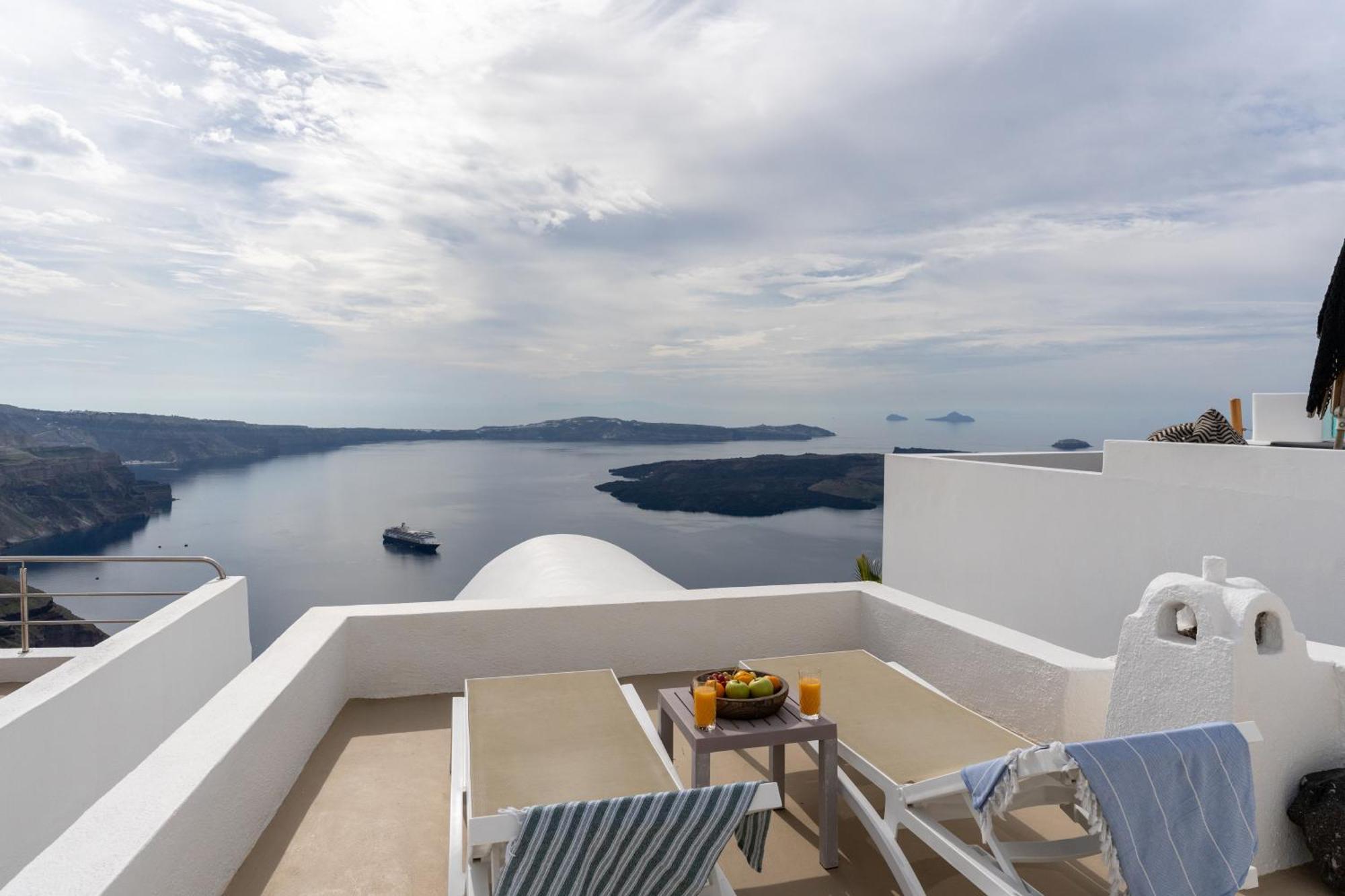 Cave Suite Caldera View