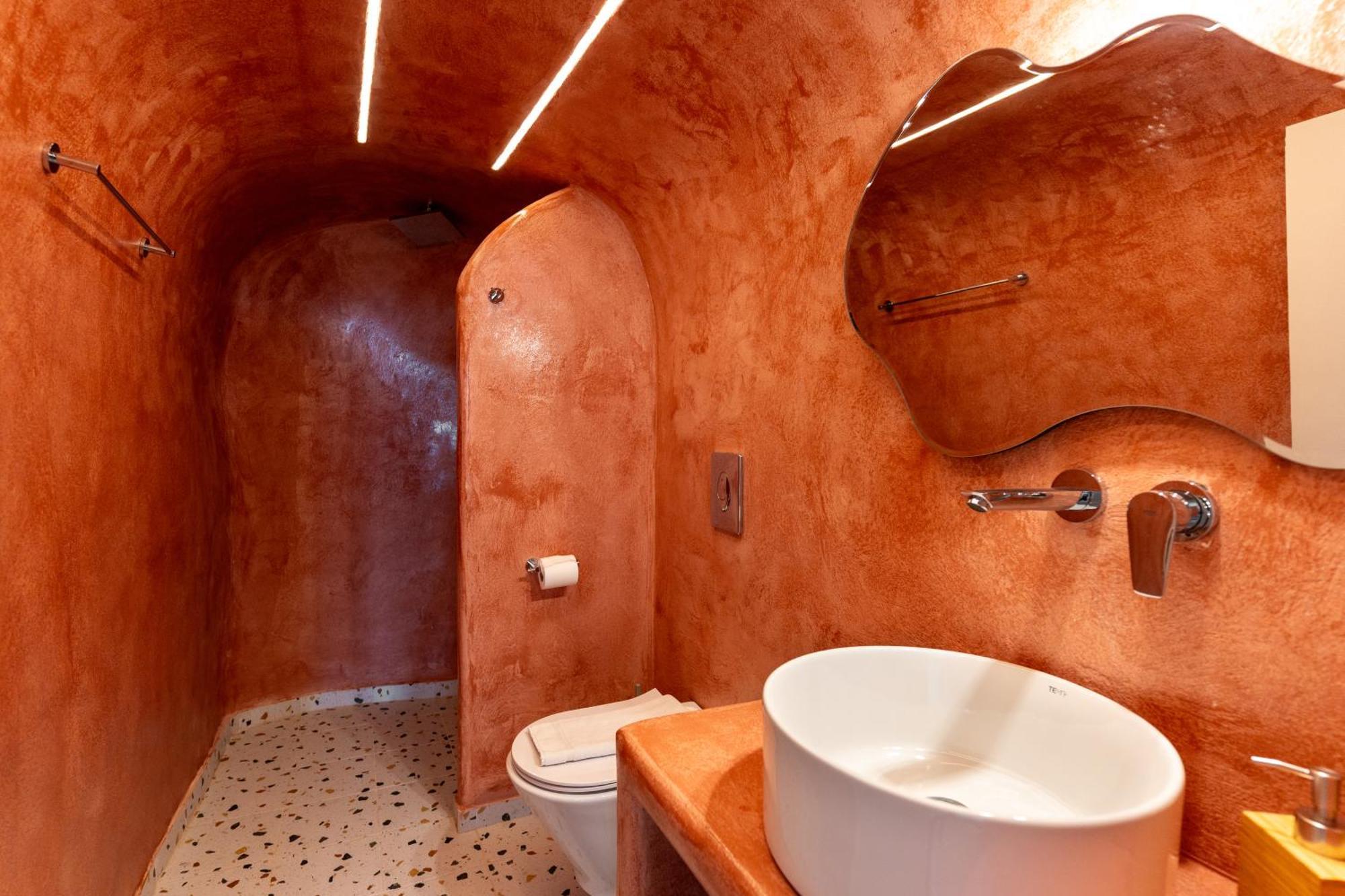 Cave Suite Caldera View