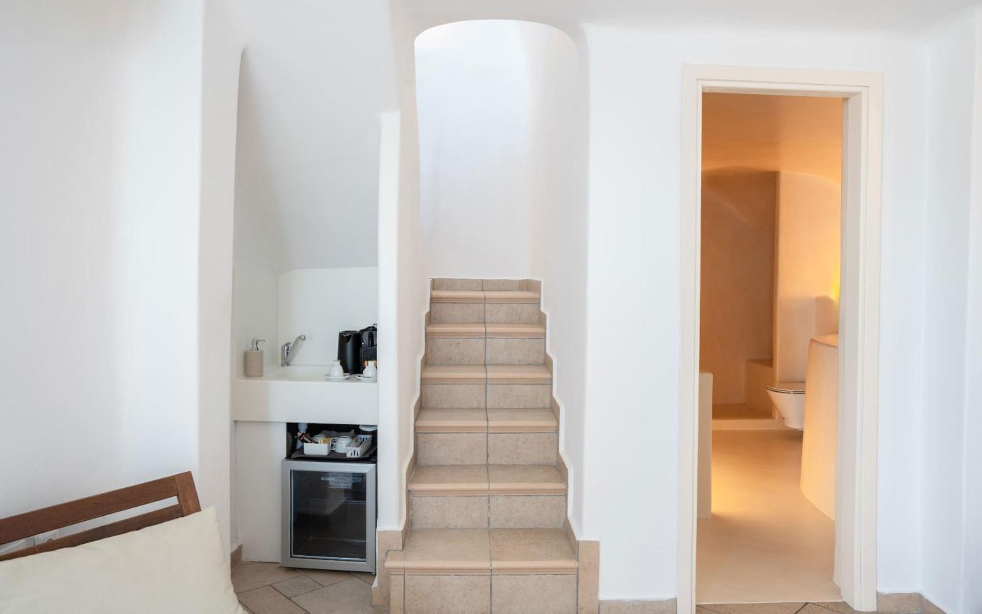 Junior Suite with Caldera View