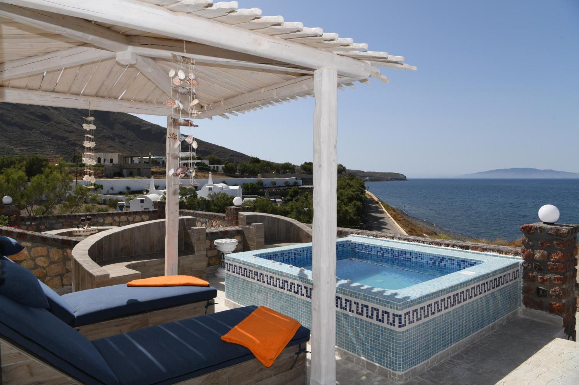 Luxury Seaside Suite Sea View Outdoor Jetted Tub
