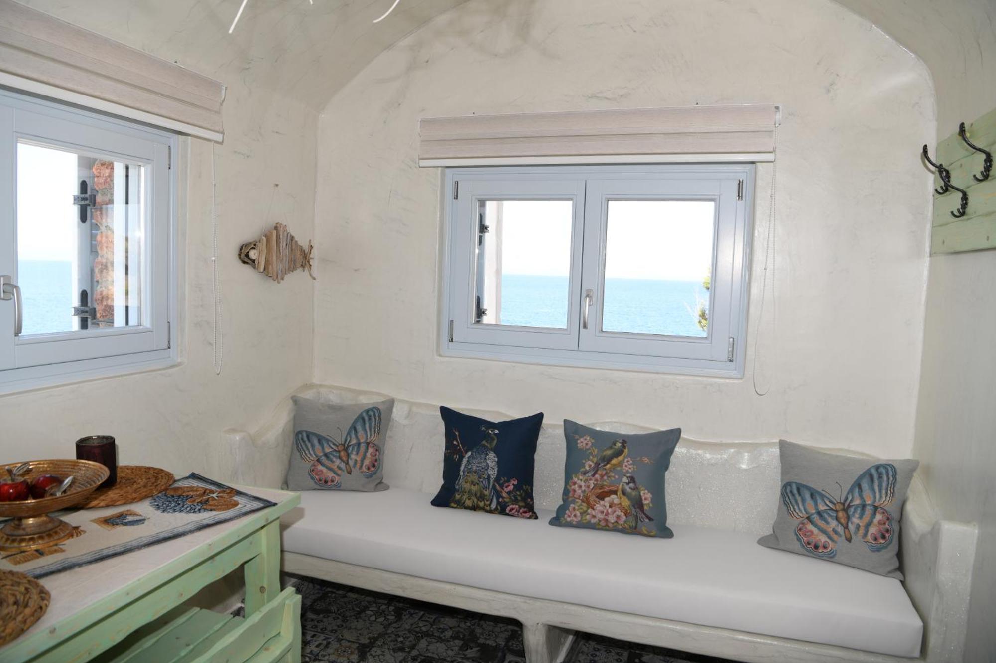 Luxury Seaside Suite Sea View Outdoor Jetted Tub