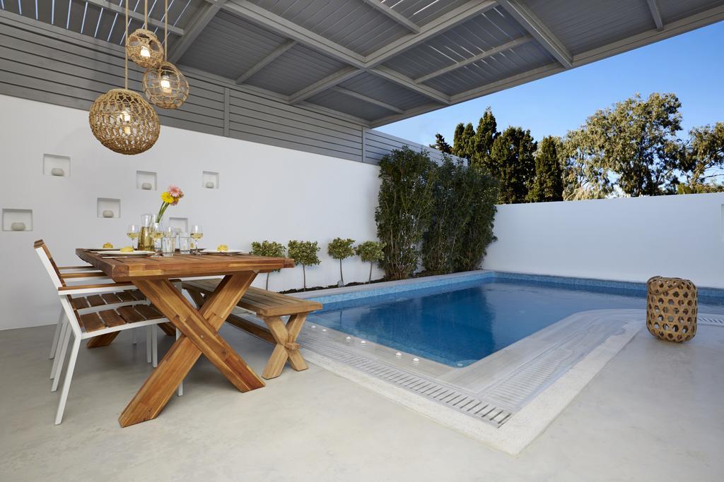Traditional Villa Private Heated Pool