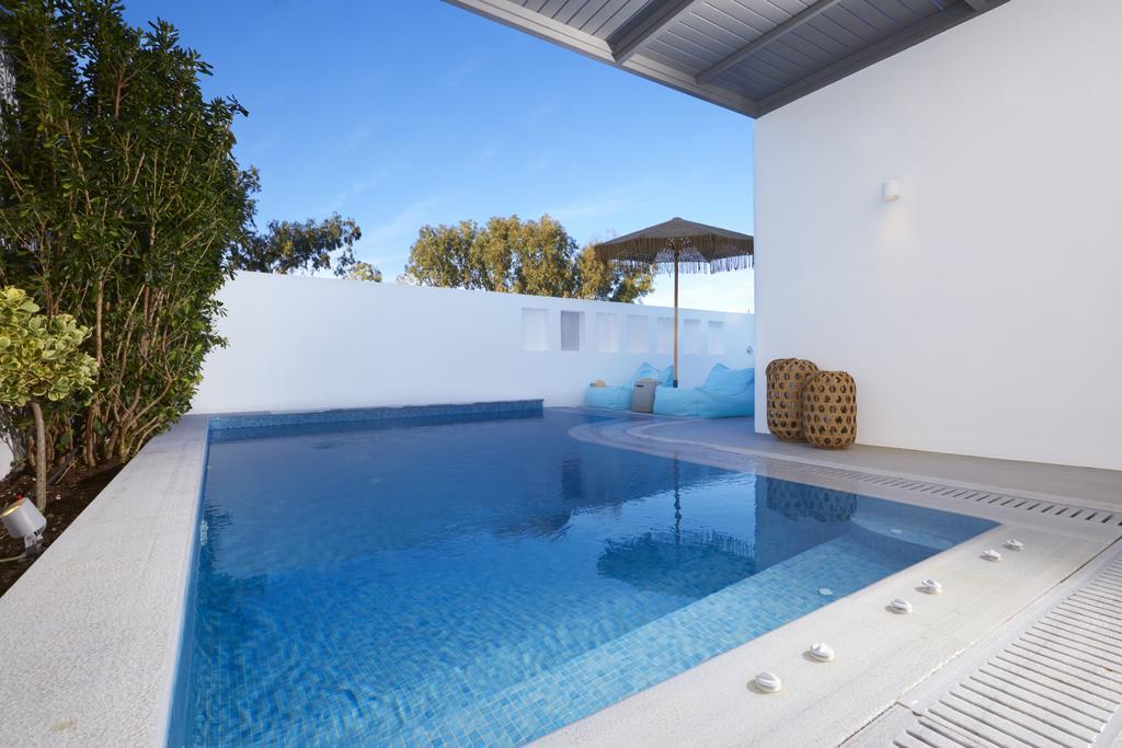 Traditional Villa Private Heated Pool