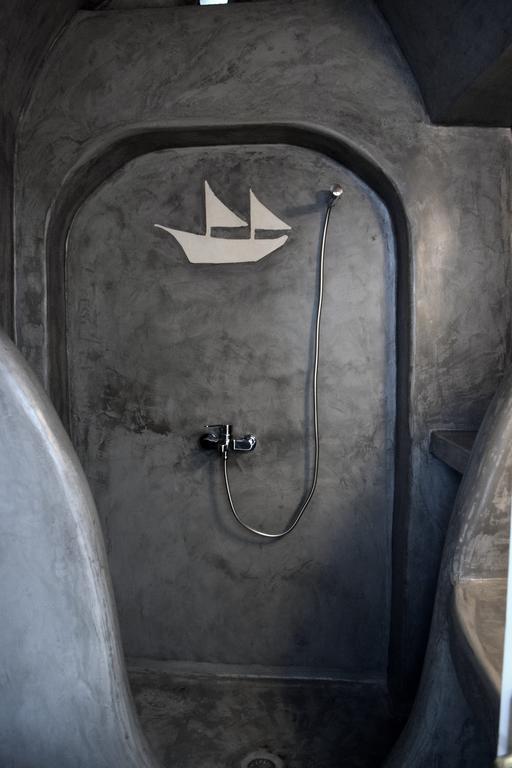 Cave Studio Caldera & Sunset View Shared Jetted Tub Ambient Water