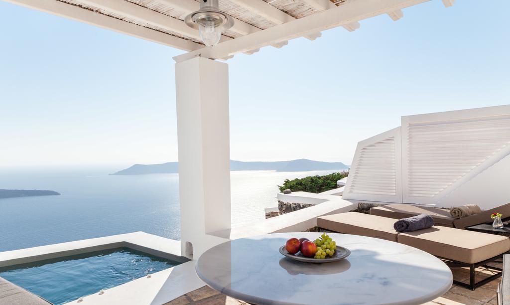 Pergola Suite Plunge Pool Caldera View