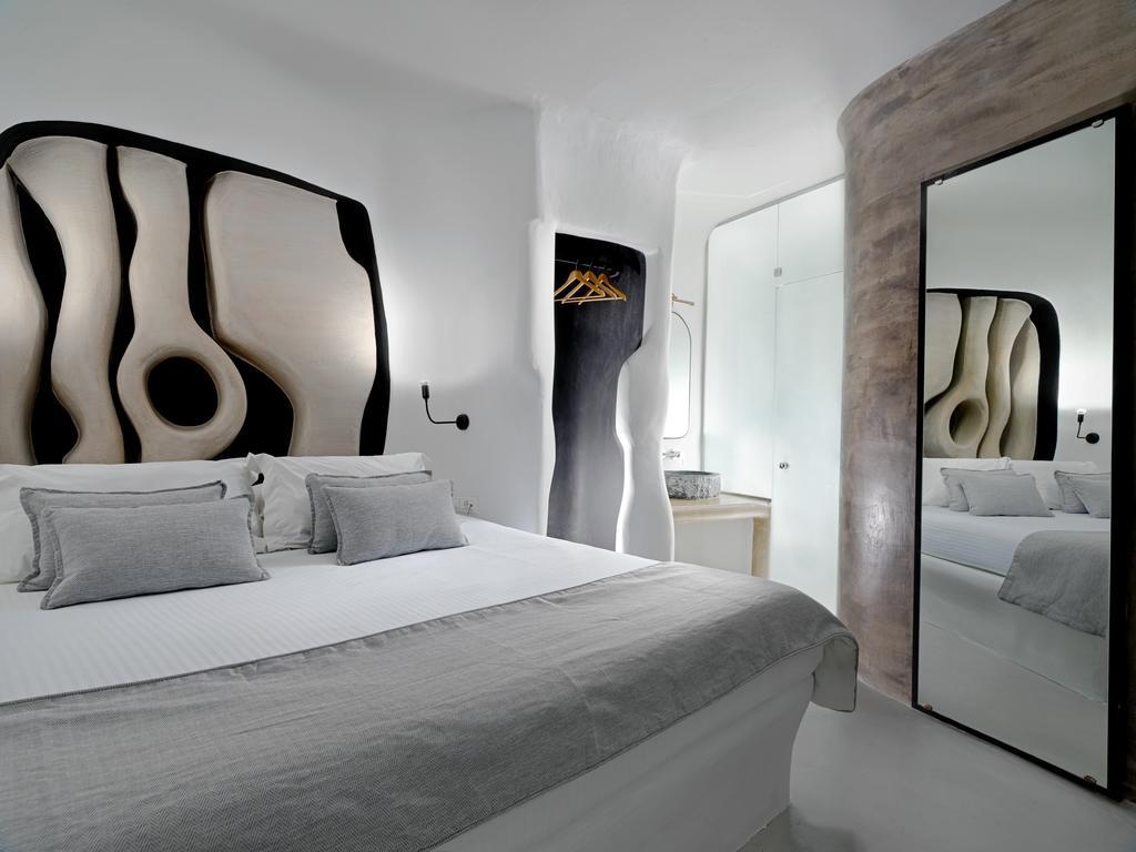 Two Bedroom Suite with Private Outdoor Hot tub and Caldera View