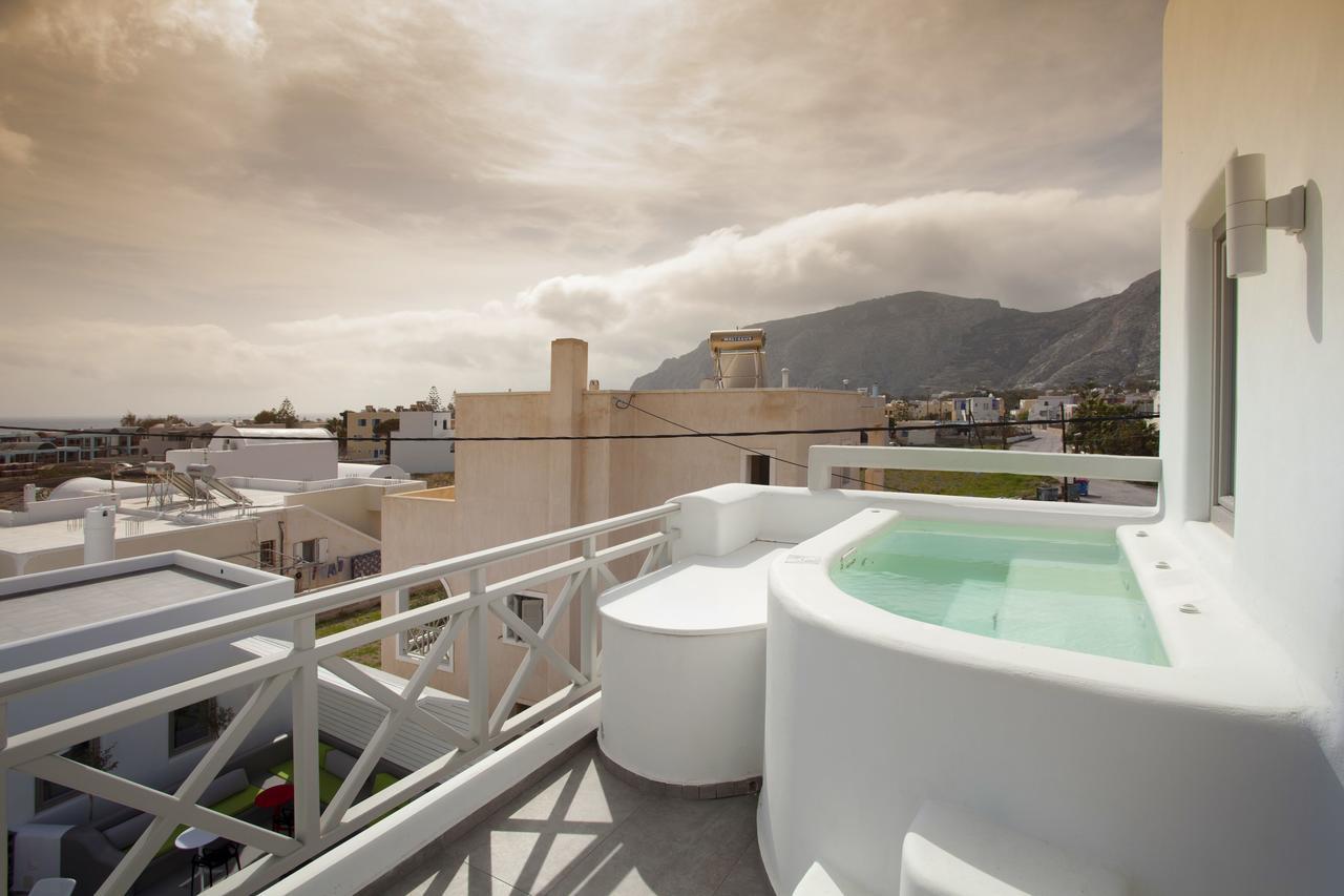 Two-Bedroom Apartment with two Hot Tubs