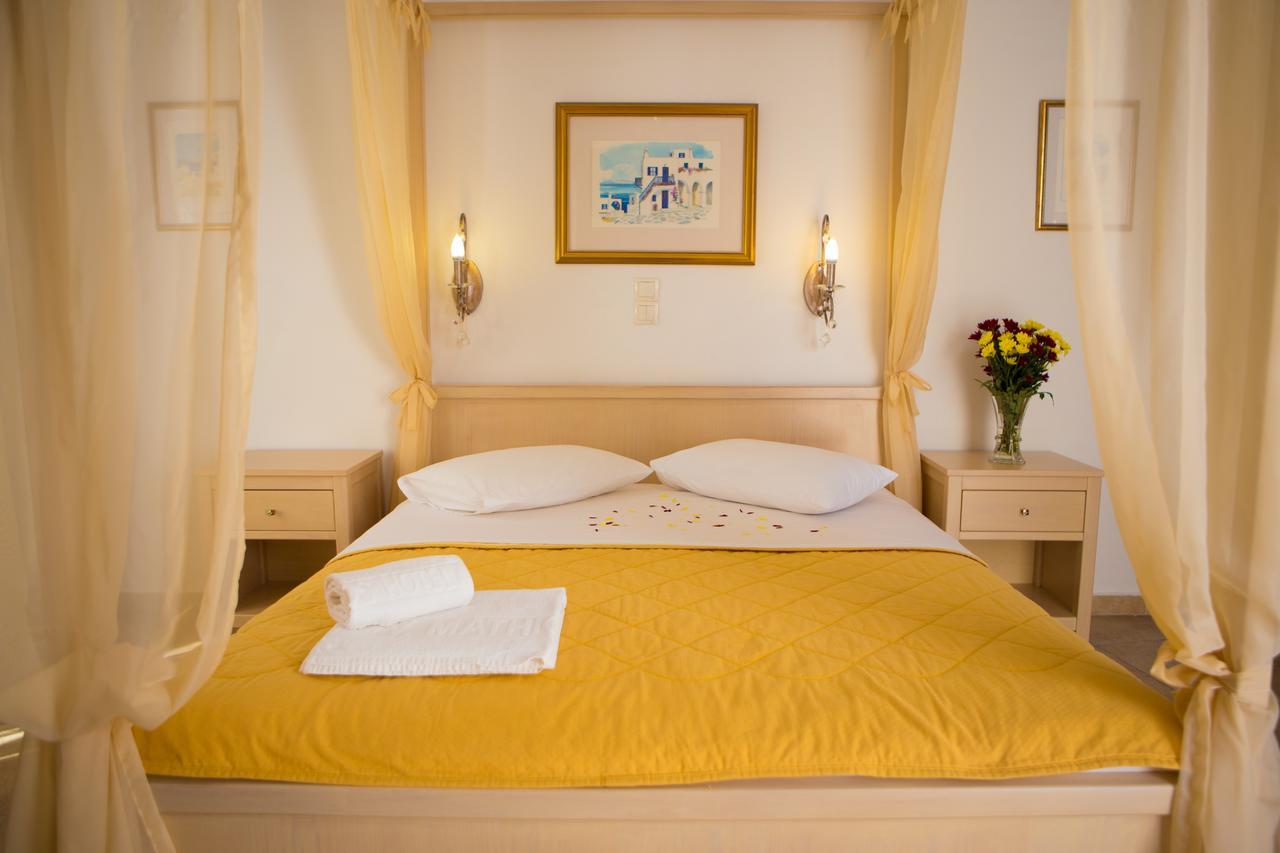 Honeymoon Suite