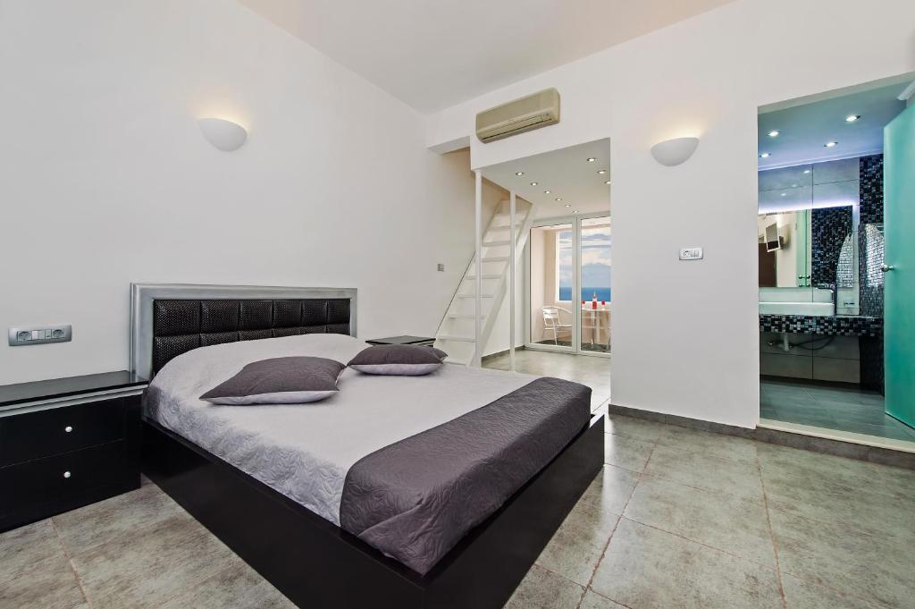 Chambre Supérieure en Duplex - Vue sur Mer