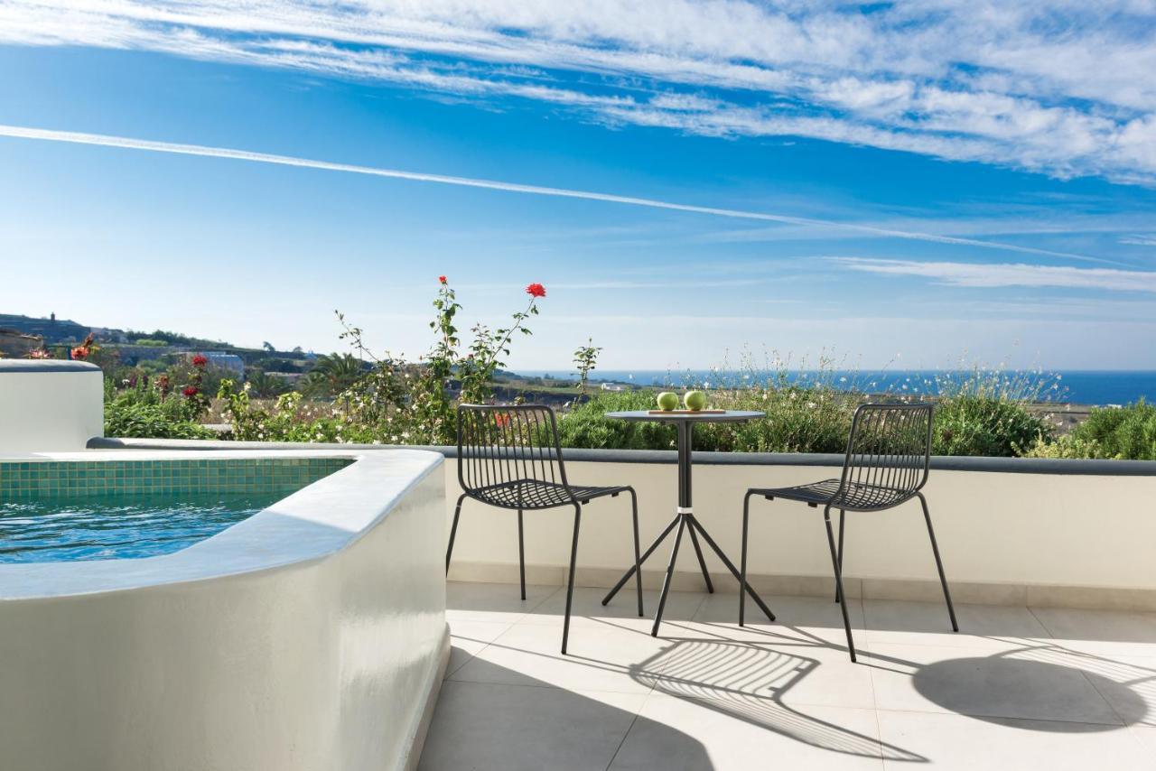 Junior Suite with Outdoor Hot Tub and Sea View,891521290:JPEG