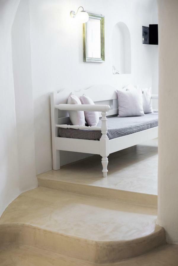 Cave Studio Caldera & Sunset View Shared Jetted Tub Ambient Water