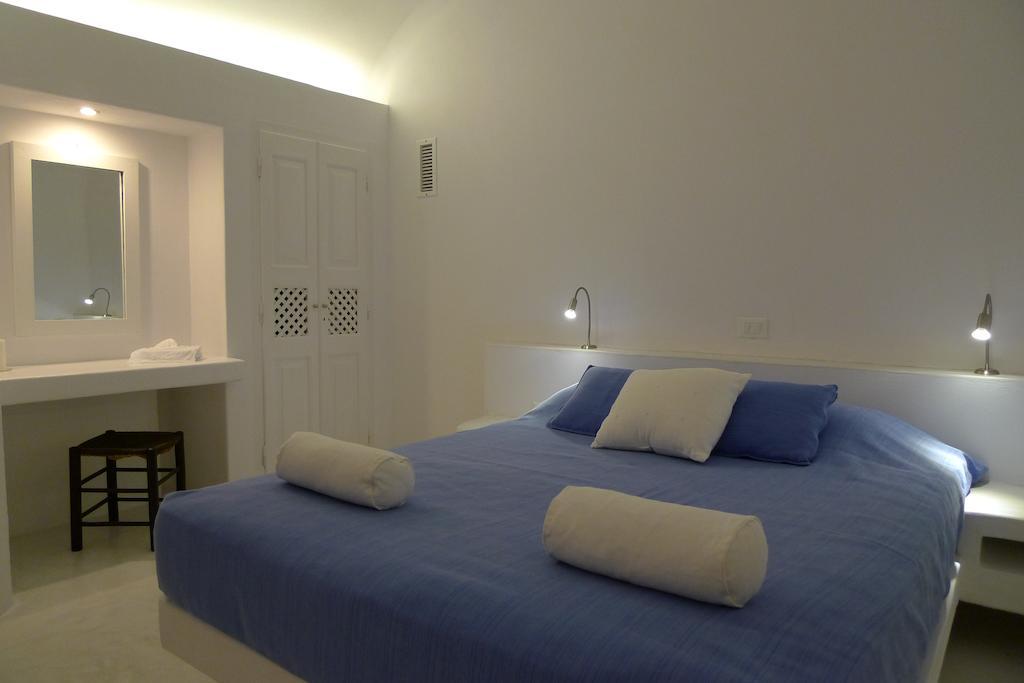 Junior Cave House Suite Caldera View