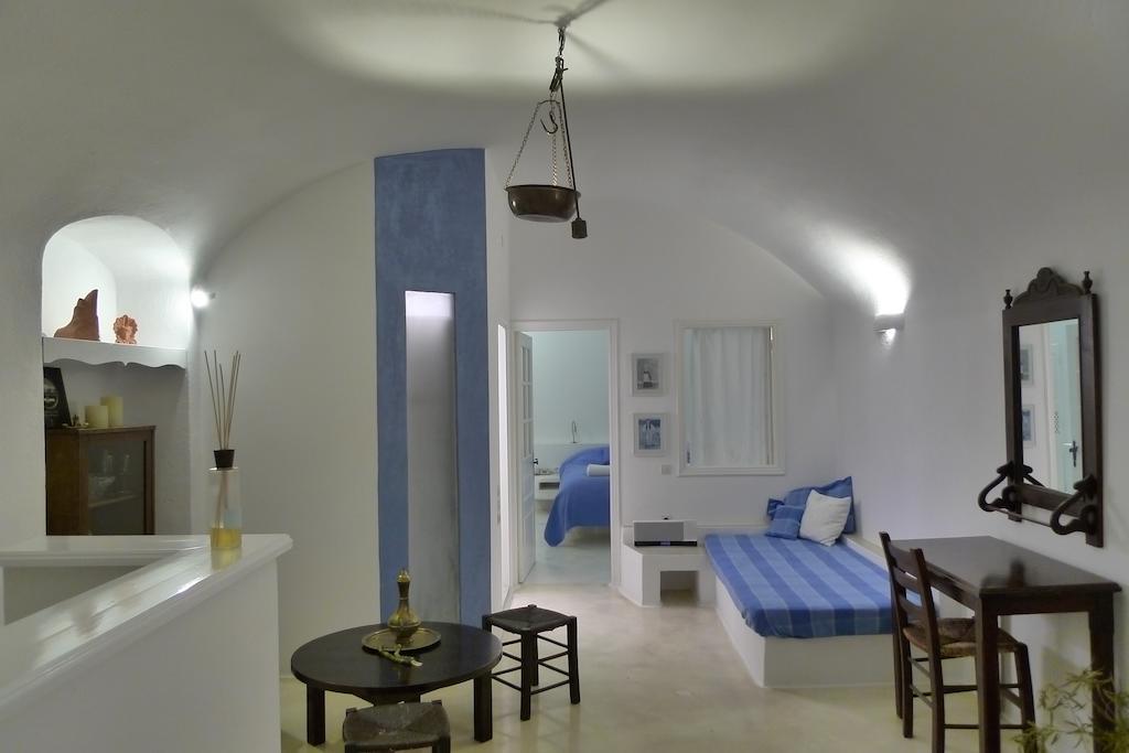 Junior Cave House Suite Caldera View