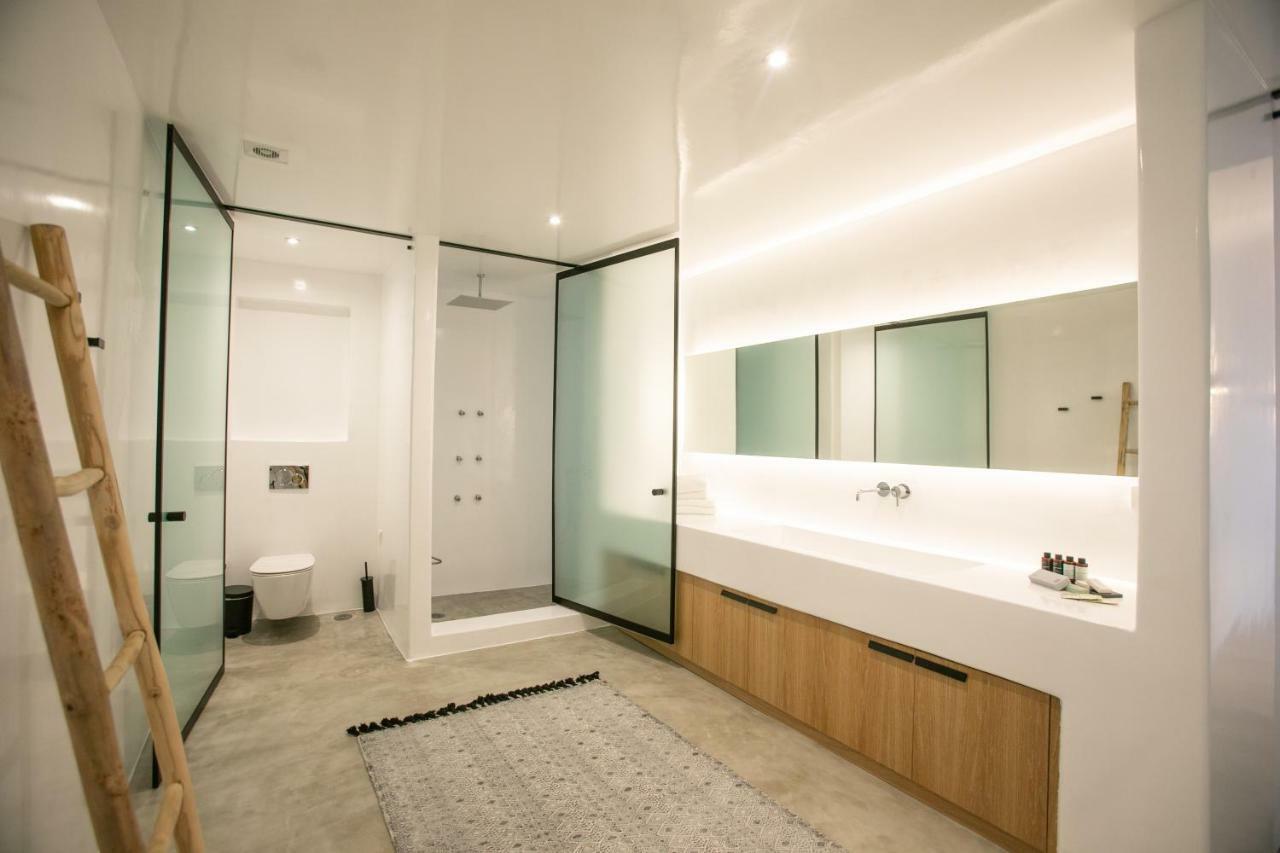 Senior Suite with Private Pool & Caldera View, Melina