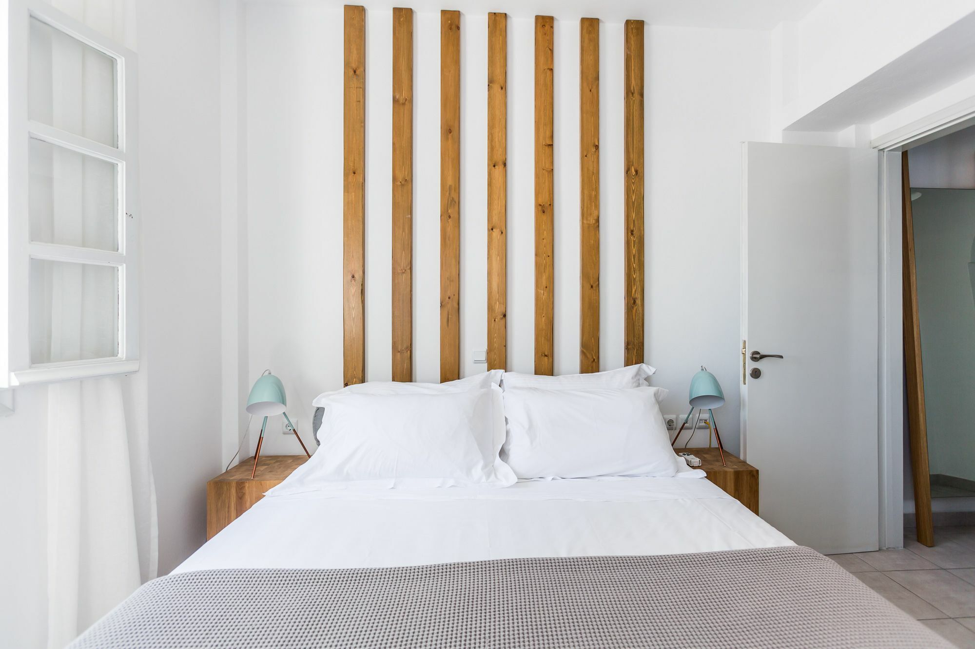 Traditional Apartment by Cocomat