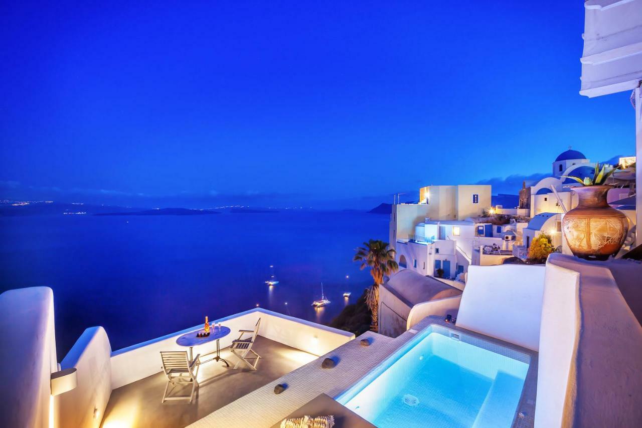 Sapphire Suite Outdoor Private Hot Tub