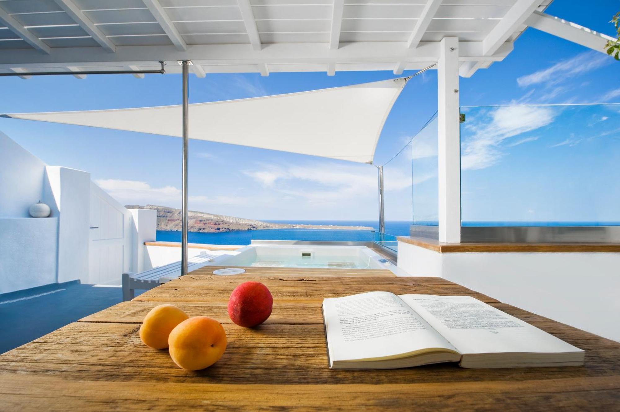 Honeymoon Villa Outdoor Hot Tub Caldera View