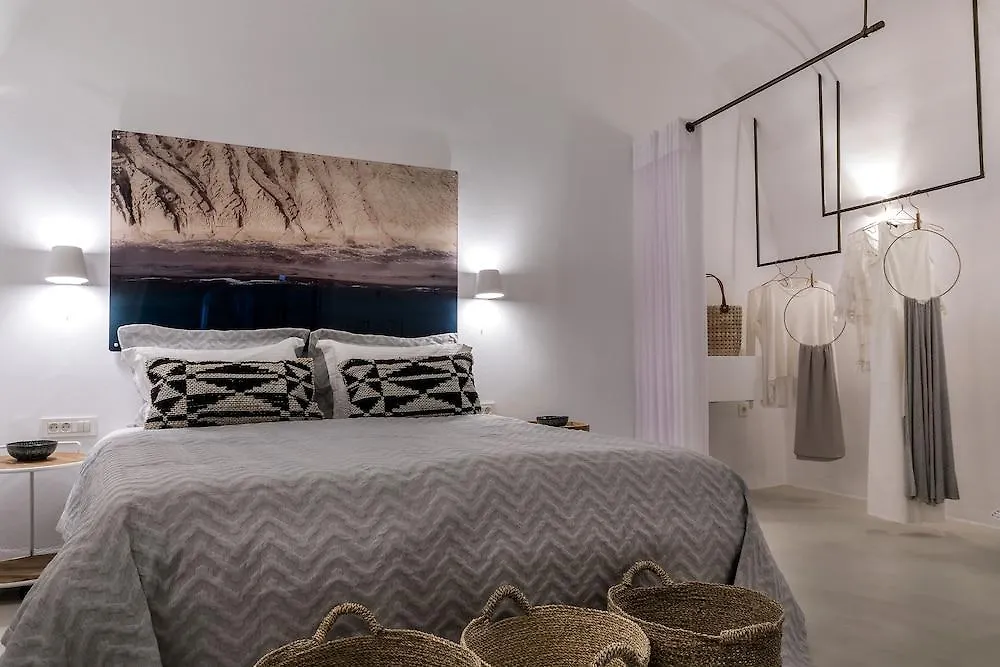 3 Caves Villa By Caldera Houses-1