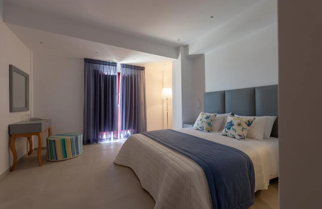 Mar N Mar Crown Hotel-Suites-1